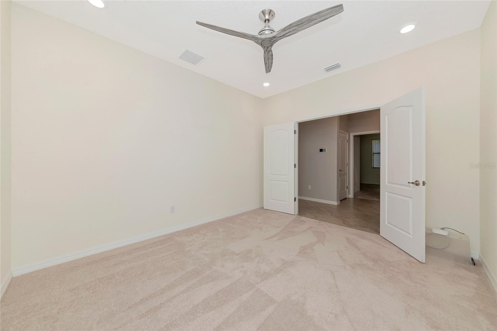 Single Family Residence at 10202 MARBELLA DR, BRADENTON, photo 29 of 68