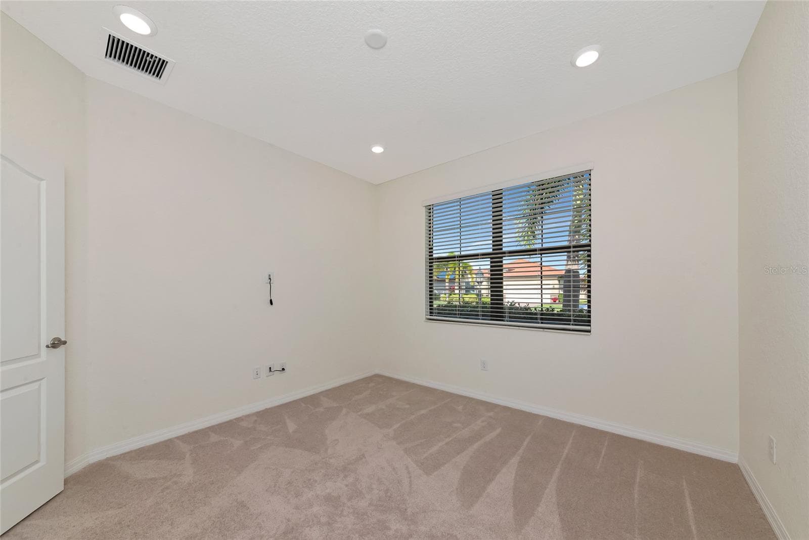 Single Family Residence at 10202 MARBELLA DR, BRADENTON, photo 39 of 68