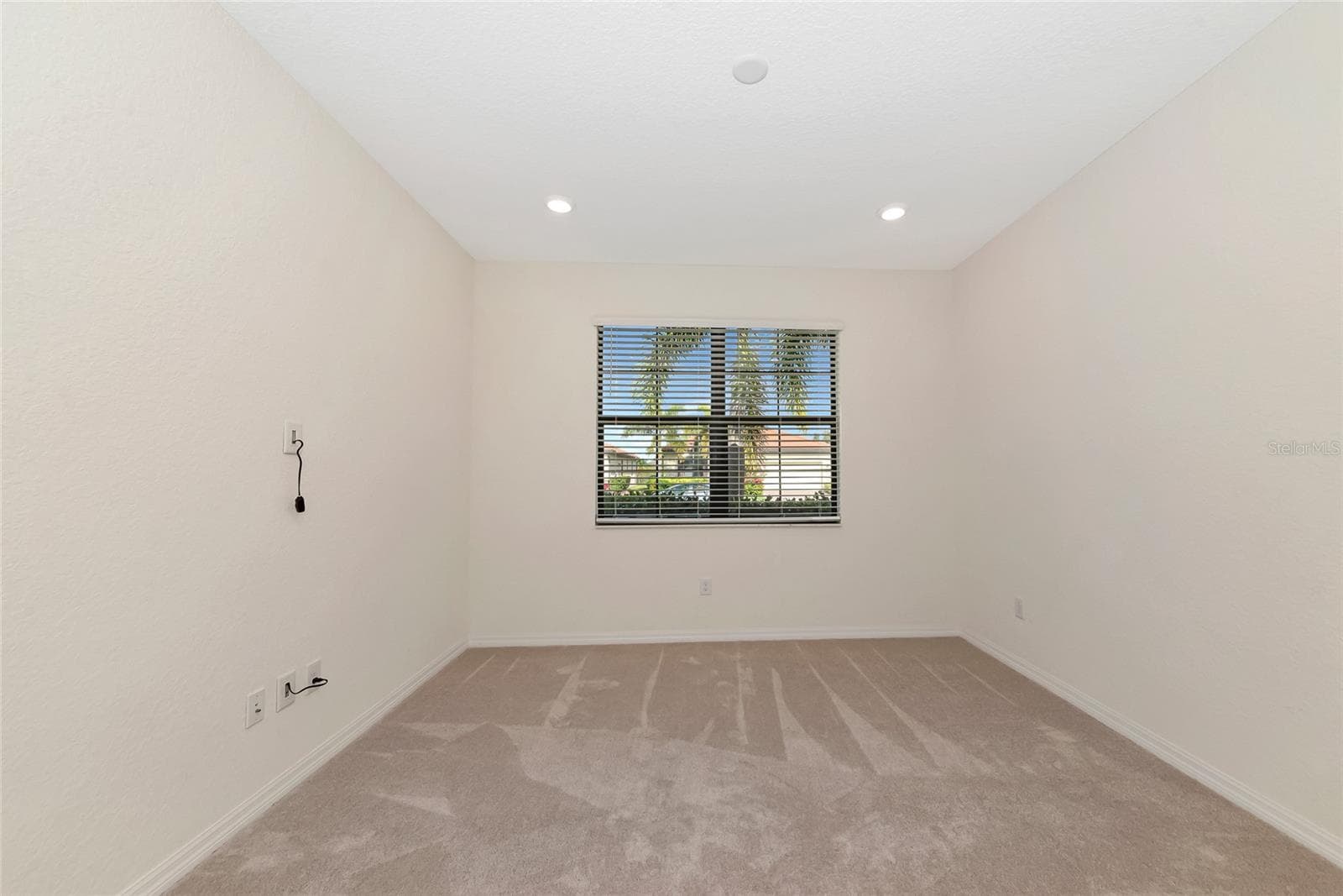 guest room 2 - 10202 MARBELLA DR, BRADENTON