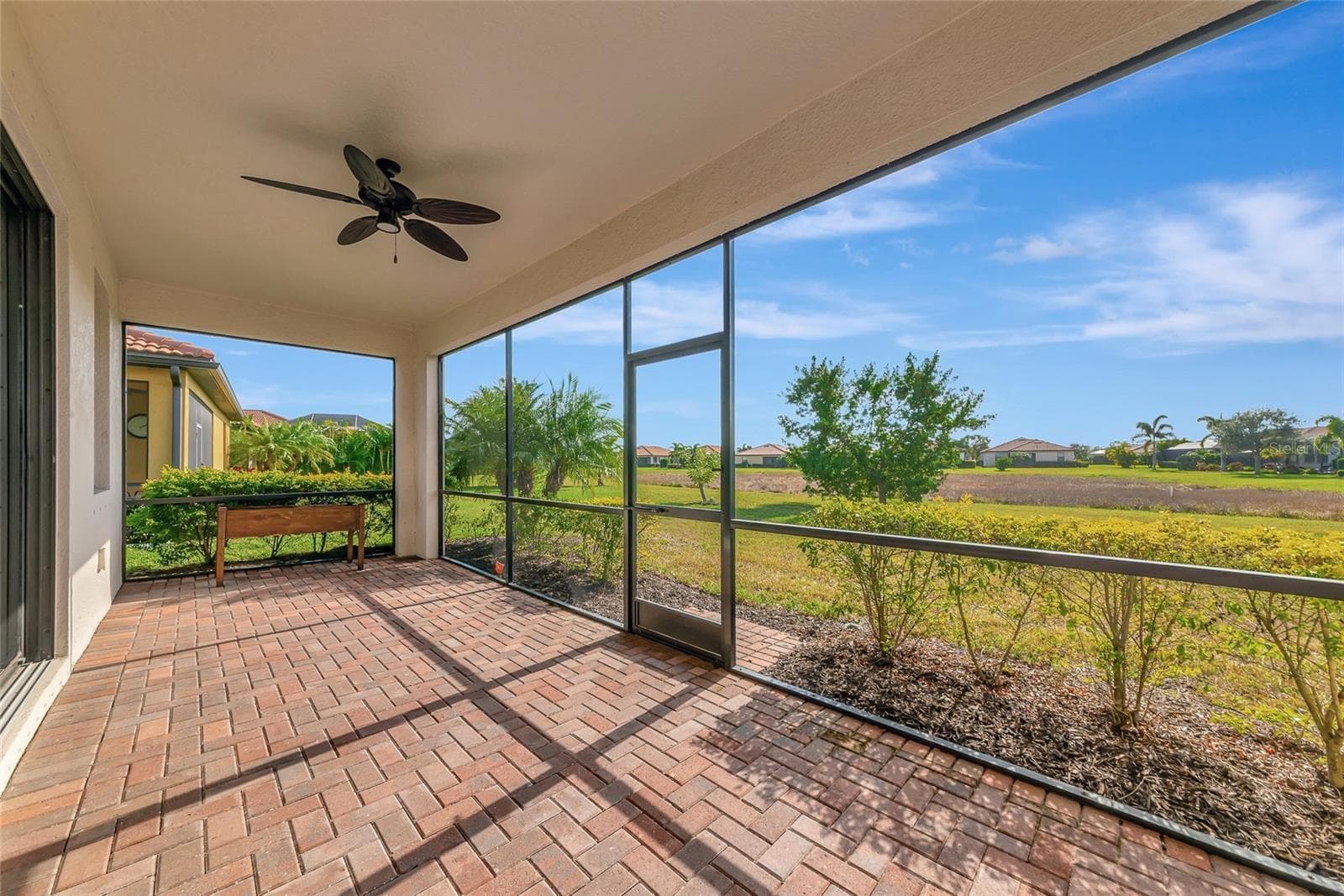 screened rear lanai - 10202 MARBELLA DR, BRADENTON