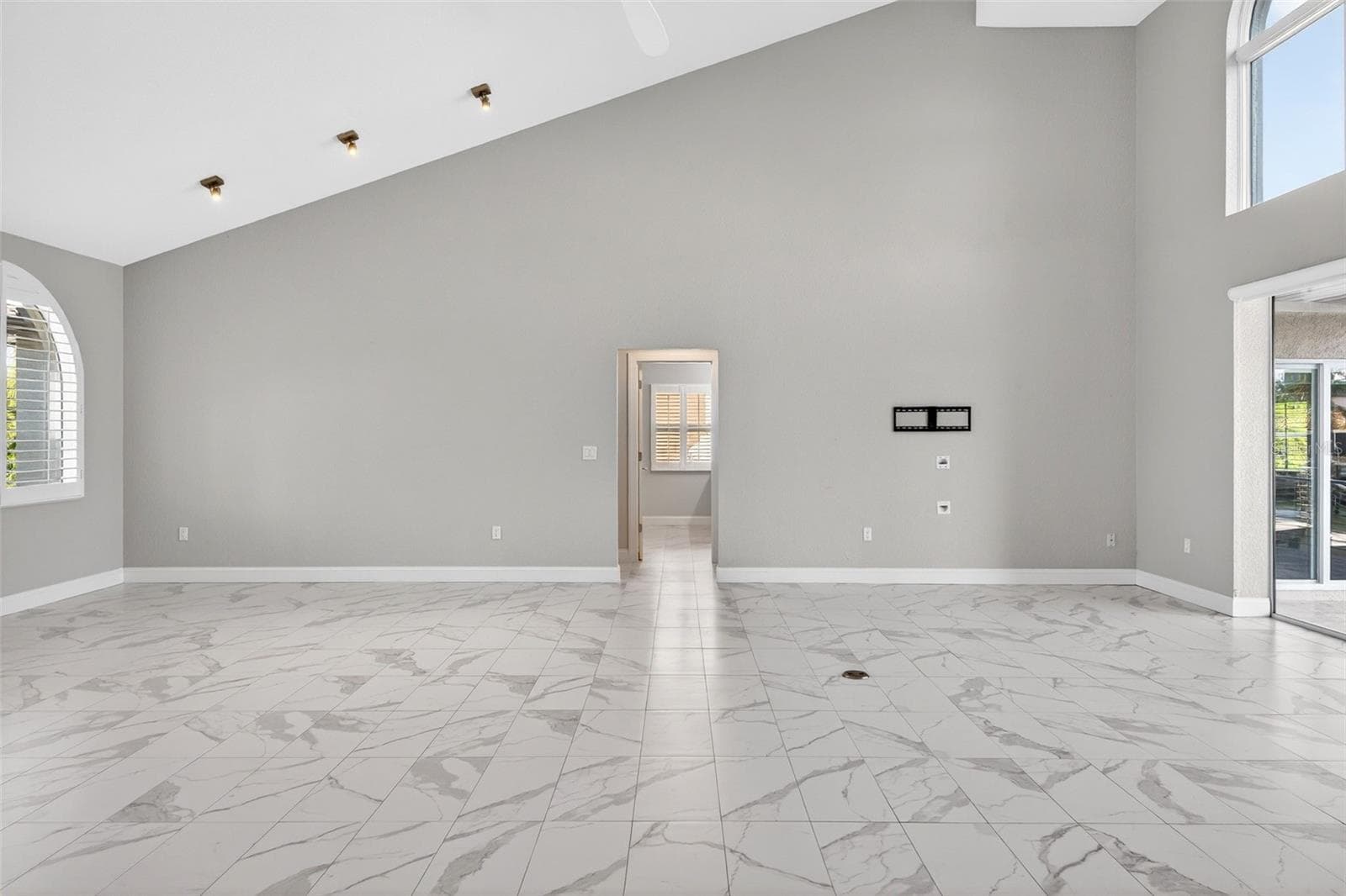 Single Family Residence at 562 RANGER LN, LONGBOAT KEY, photo 15 of 96