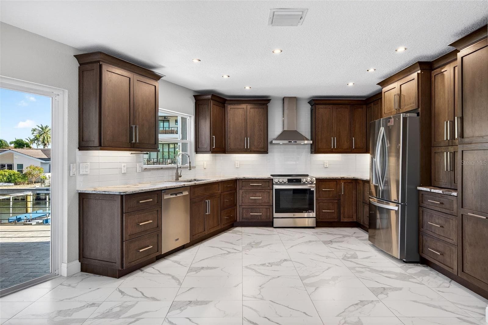 Single Family Residence at 562 RANGER LN, LONGBOAT KEY, photo 19 of 96