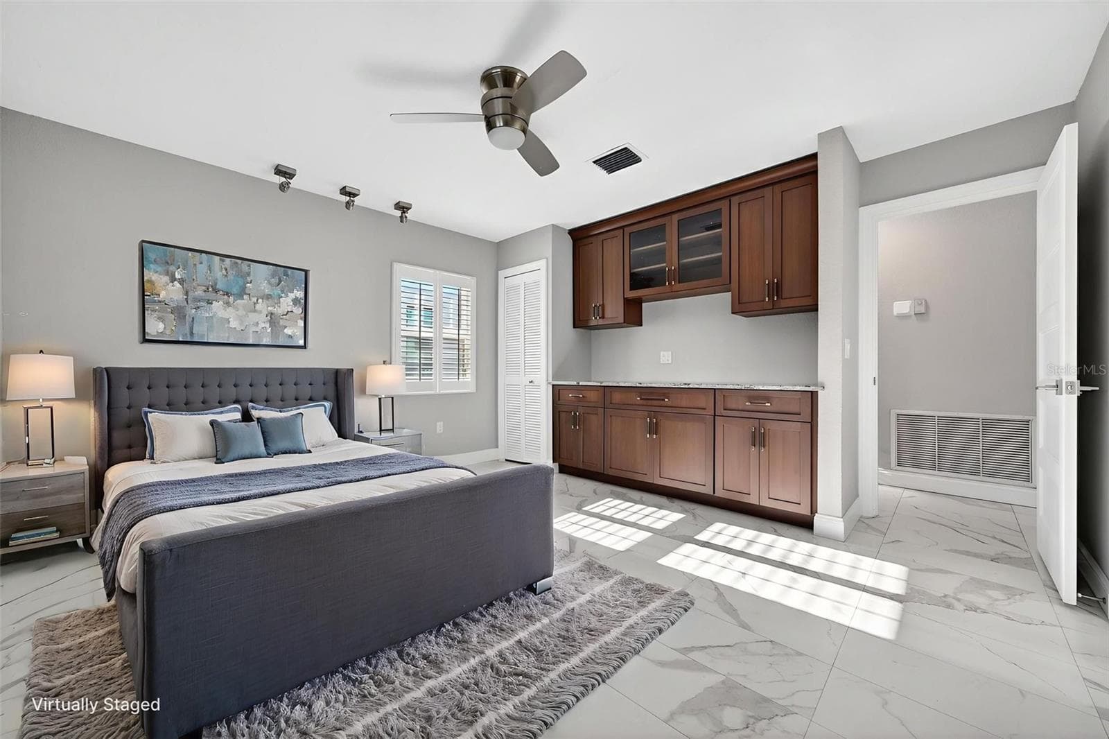 Virtual staging - 562 RANGER LN, LONGBOAT KEY