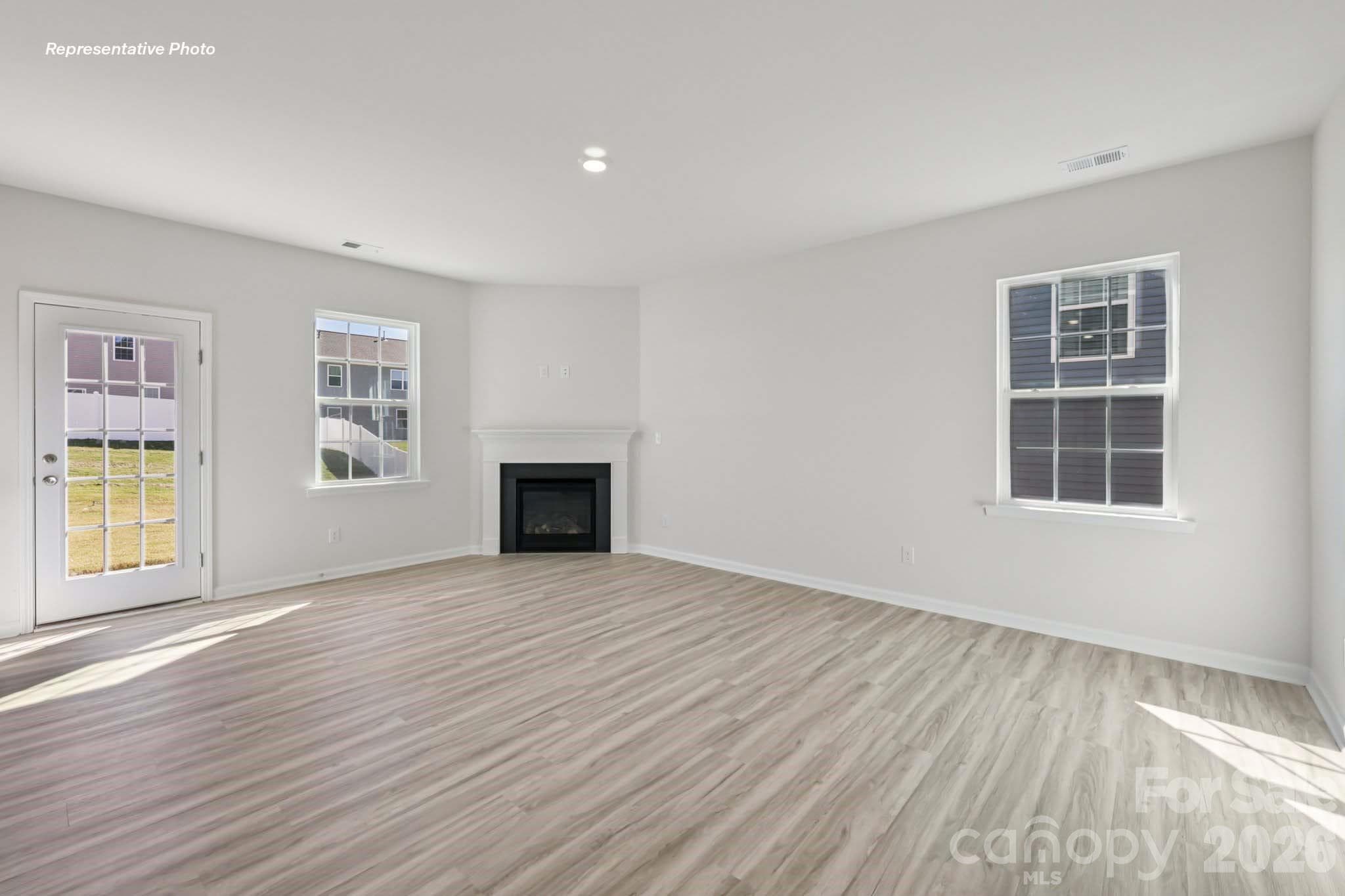 Single Family Residence at 552 Dazzle Loop, Newton, photo 15 of 64