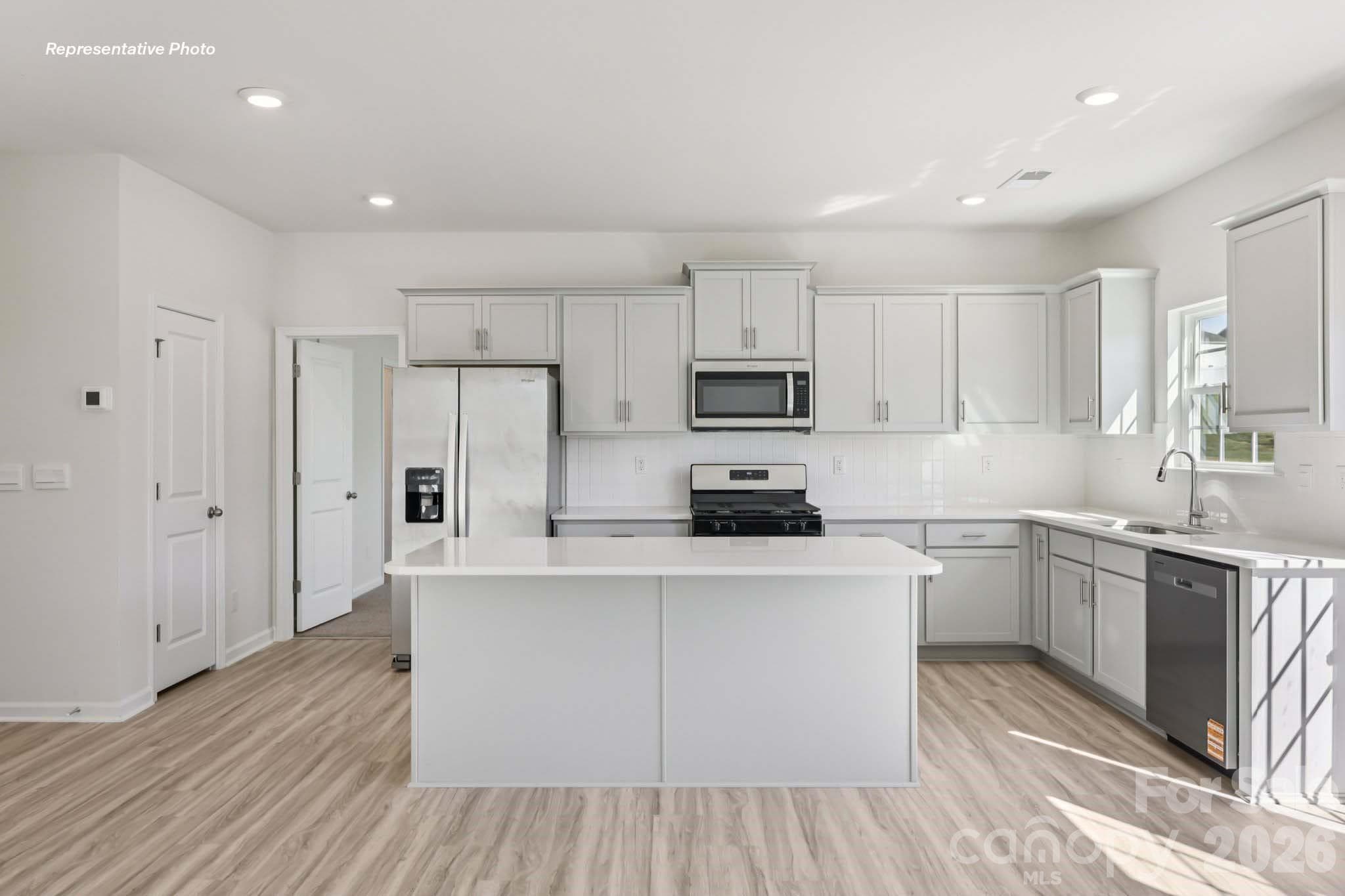 Single Family Residence at 552 Dazzle Loop, Newton, photo 19 of 64