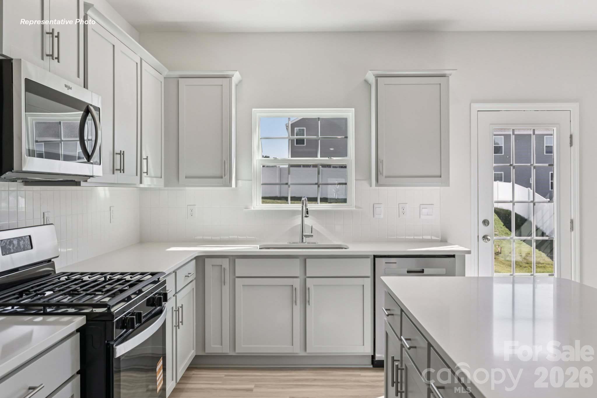 Single Family Residence at 552 Dazzle Loop, Newton, photo 23 of 64