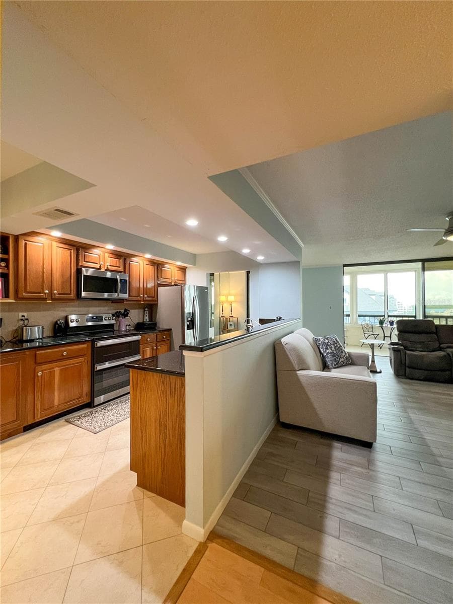 Condominium at 14810 RUE DE BAYONNE #7G, CLEARWATER, photo 7 of 56