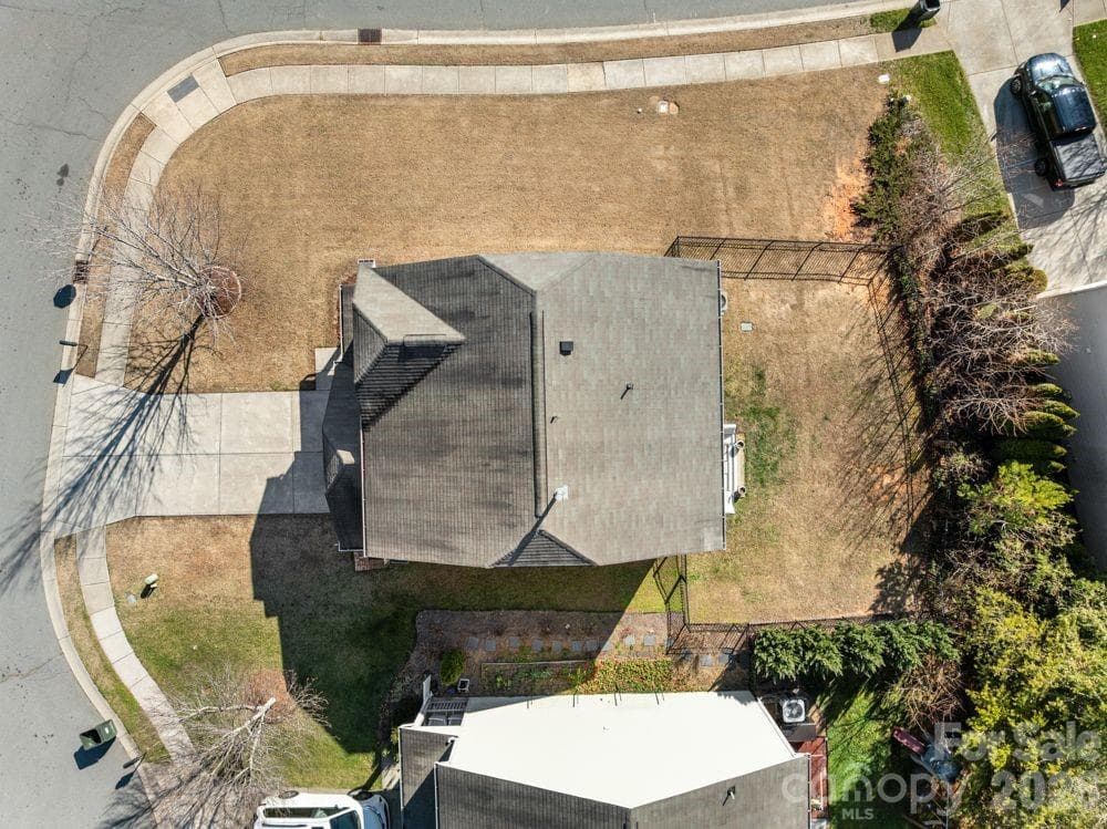 Single Family Residence at 3825 Quay Court, Gastonia, photo 2 of 33