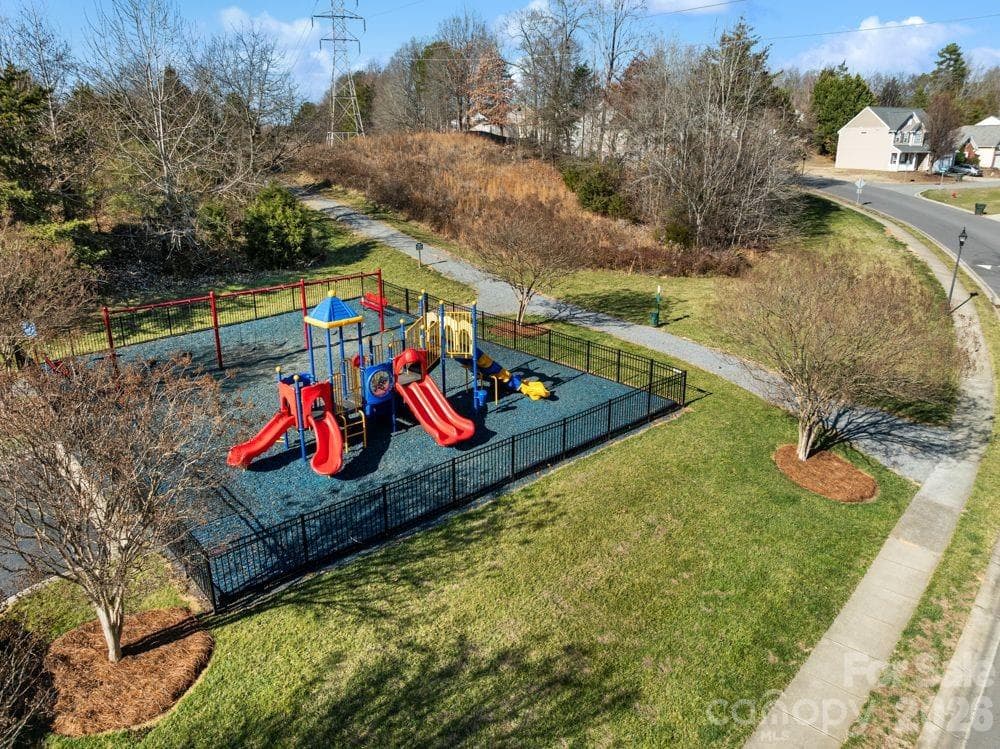 Single Family Residence at 3825 Quay Court, Gastonia, photo 31 of 33