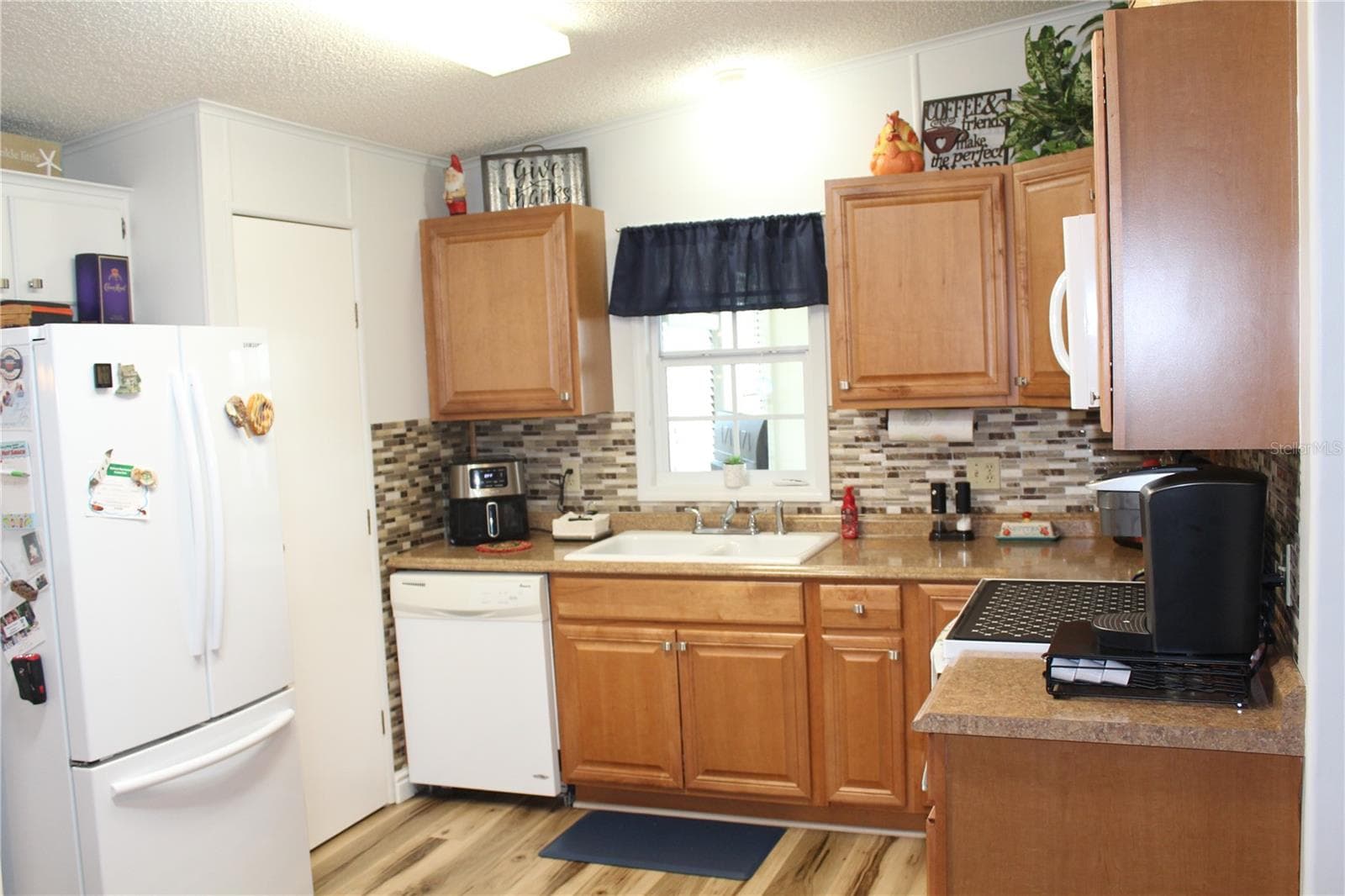Manufactured Home at 4415 14TH ST E, ELLENTON, photo 5 of 30
