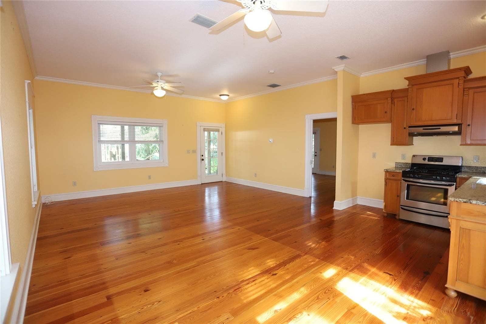 272-B livingroom - 272 ORANGE ST #A-B, PALM HARBOR