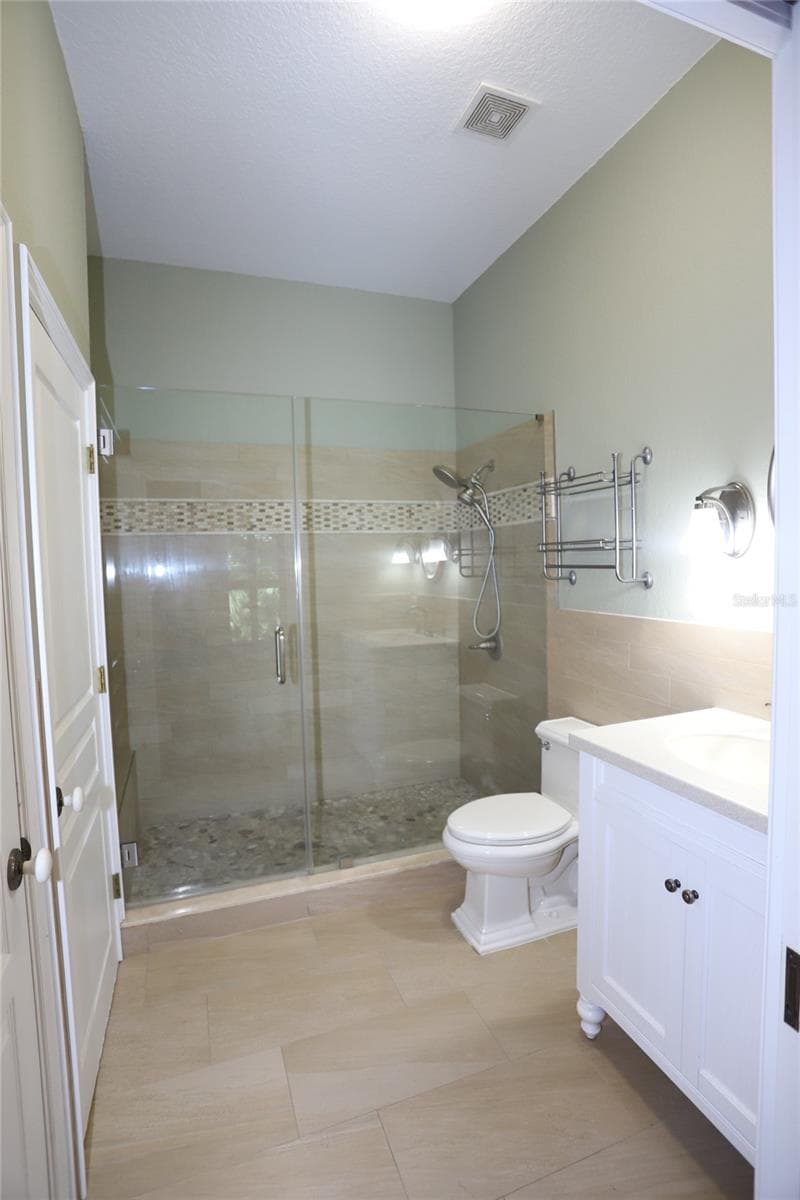 272-B Master bath - 272 ORANGE ST #A-B, PALM HARBOR