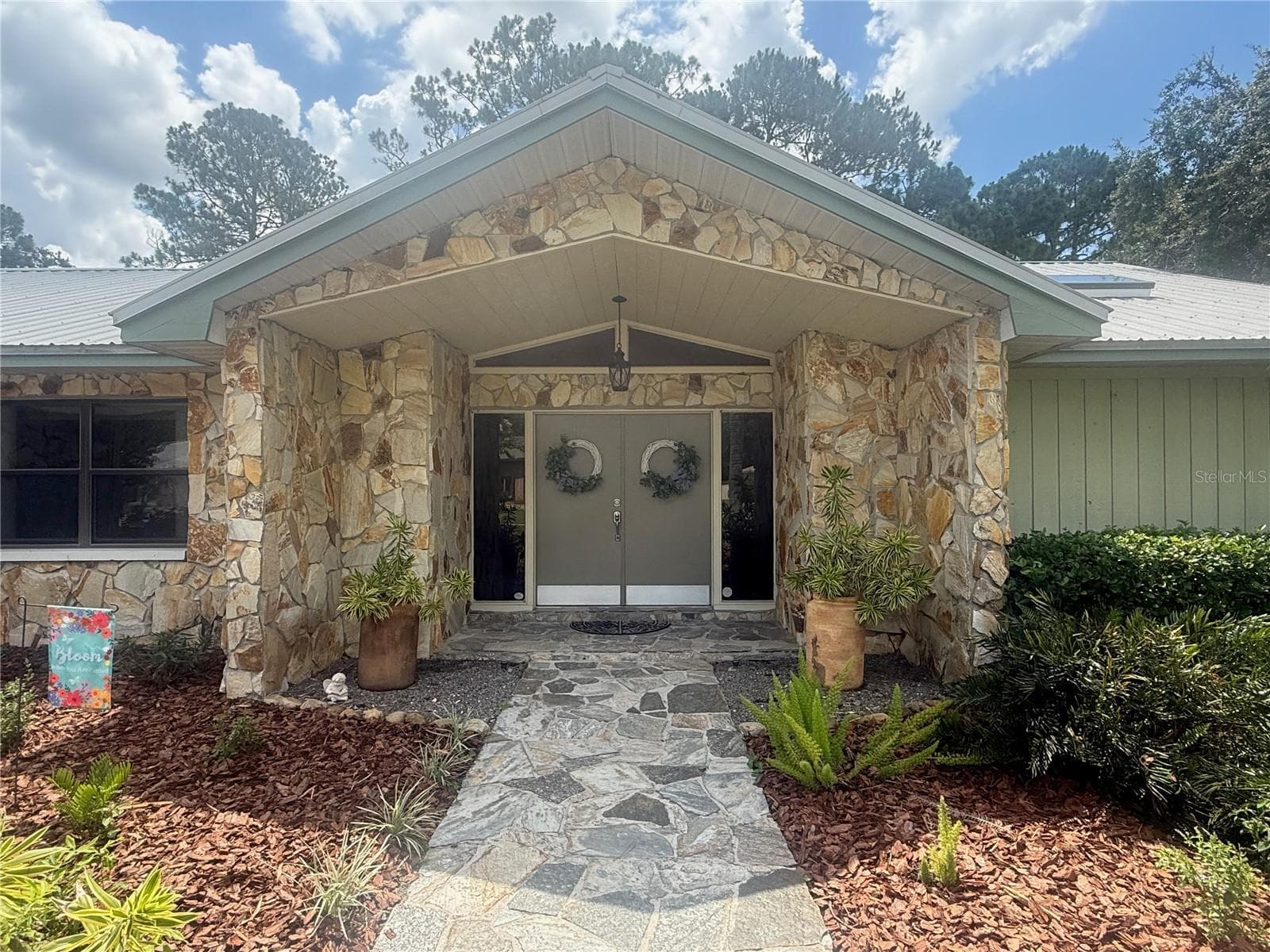2215 TONIWOOD LN