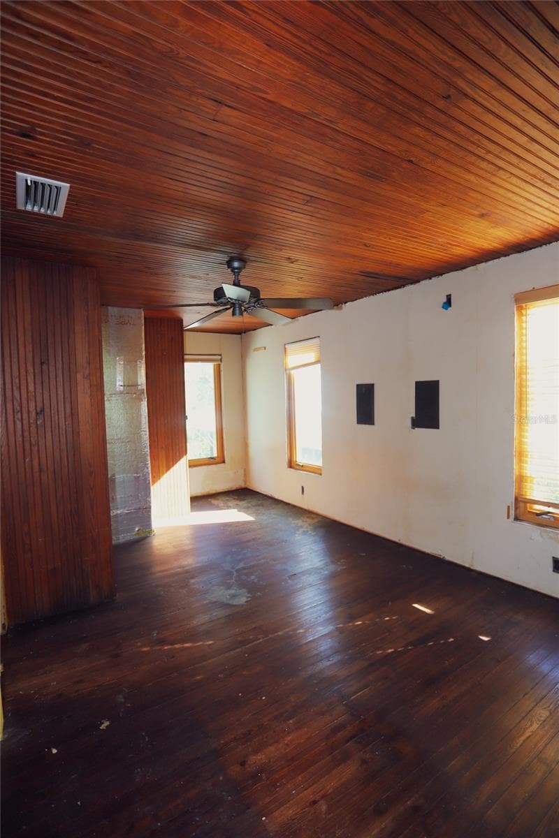272-A 2nd fr bedroom - 272 ORANGE ST #A-B, PALM HARBOR