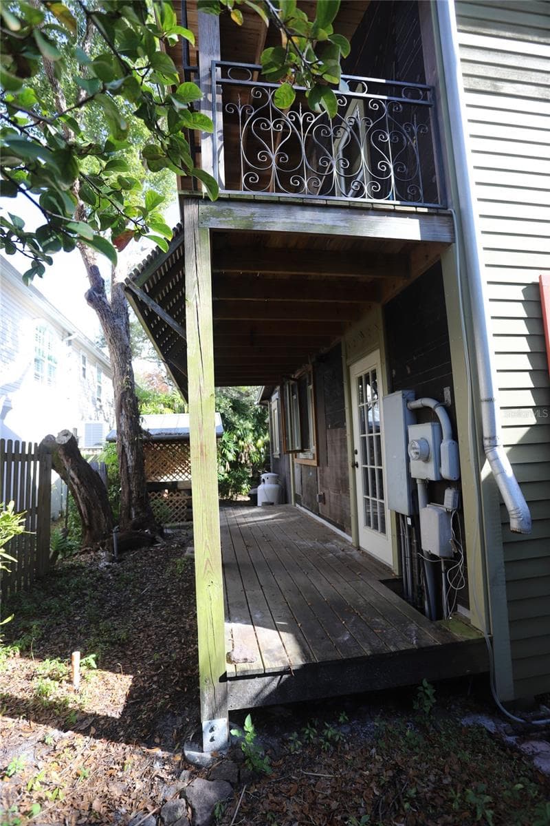 272-A Covered porch and 2nd flr balcony - 272 ORANGE ST #A-B, PALM HARBOR