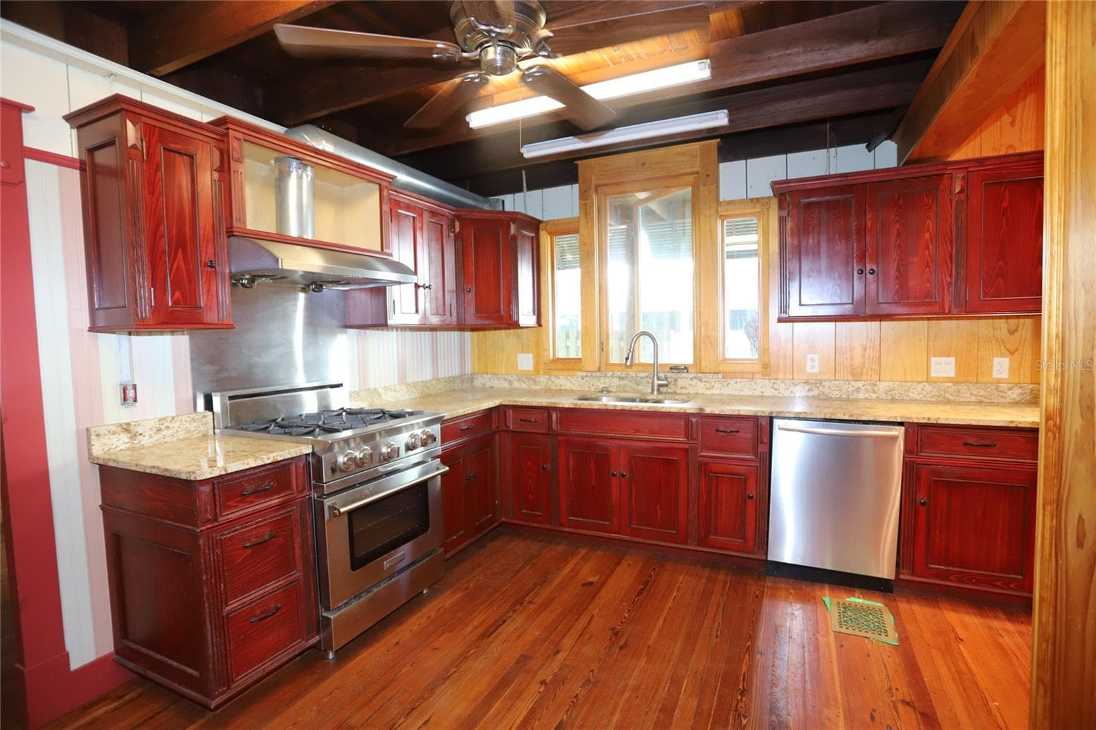 272-A Kitchen - 272 ORANGE ST #A-B, PALM HARBOR