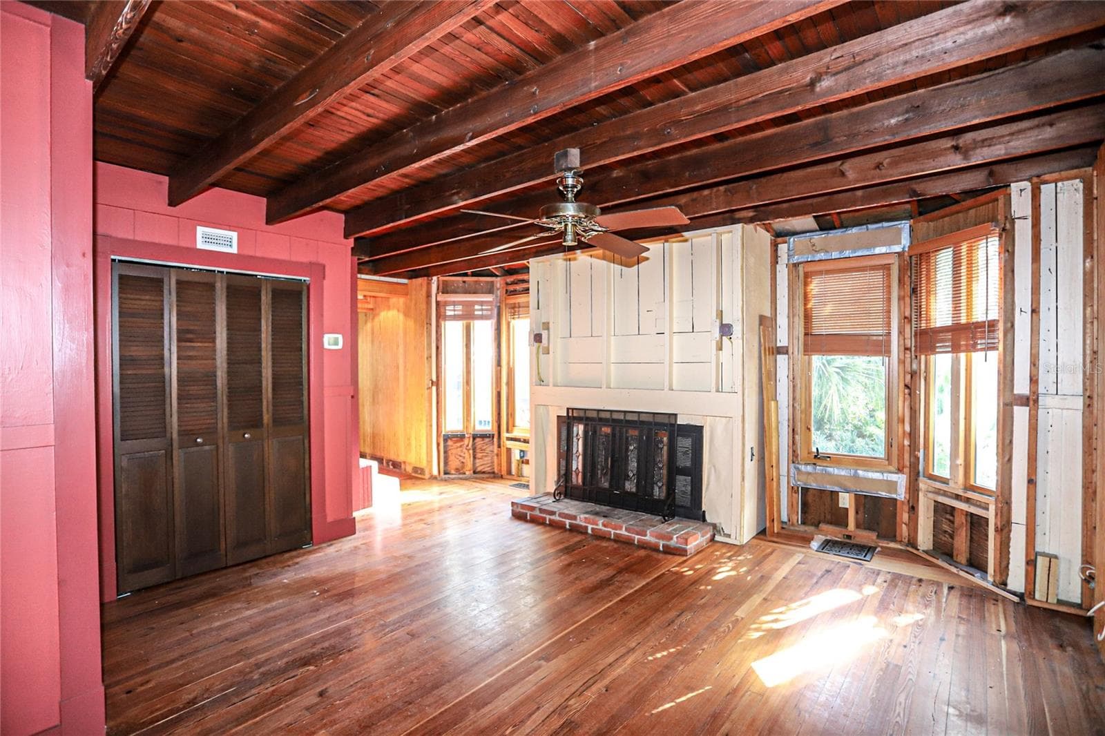 272-A Fireplace - 272 ORANGE ST #A-B, PALM HARBOR