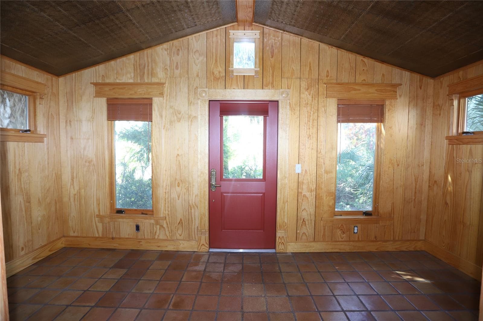272-A Entry foyer - 272 ORANGE ST #A-B, PALM HARBOR