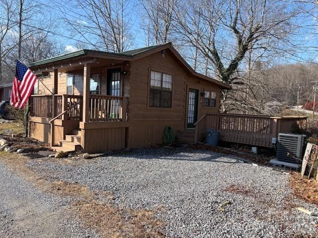 right front corner & parking area - Waynesville