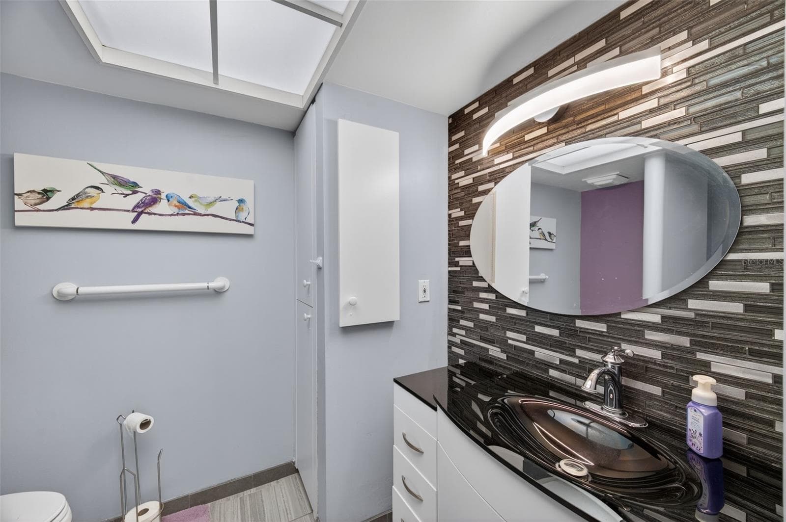 Primary En-suite Bathroom - 131 BLUFF VIEW DR #403, BELLEAIR BLUFFS