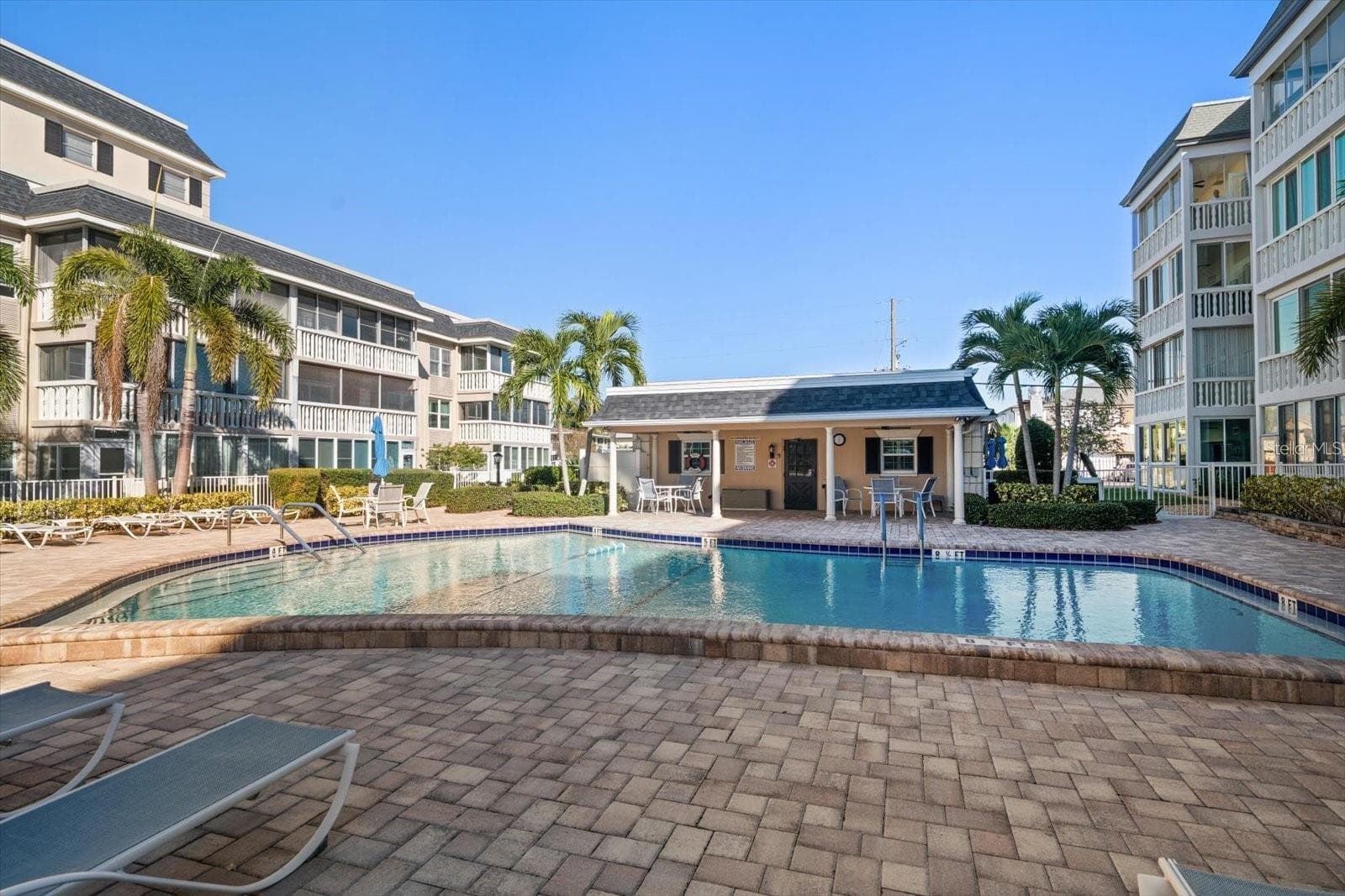 Community pool - 131 BLUFF VIEW DR #403, BELLEAIR BLUFFS