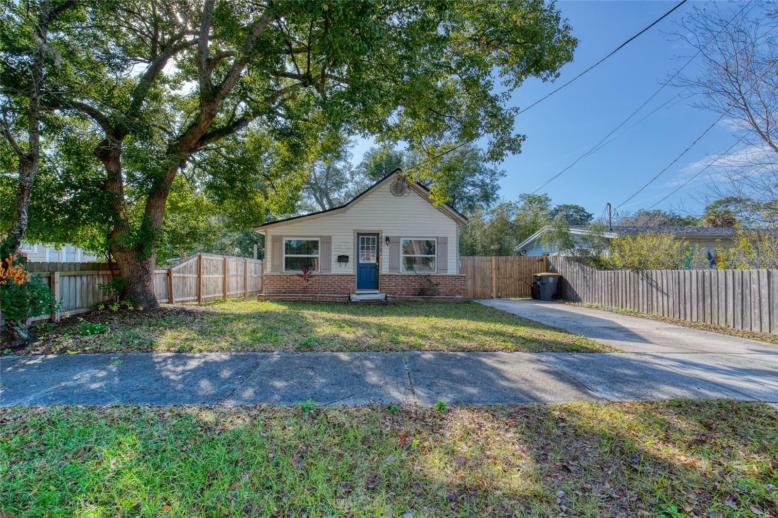 4416 BEVERLY AVE