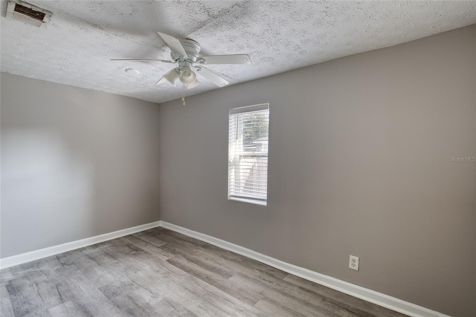 Single Family Residence at 4416 BEVERLY AVE, JACKSONVILLE, photo 7 of 30