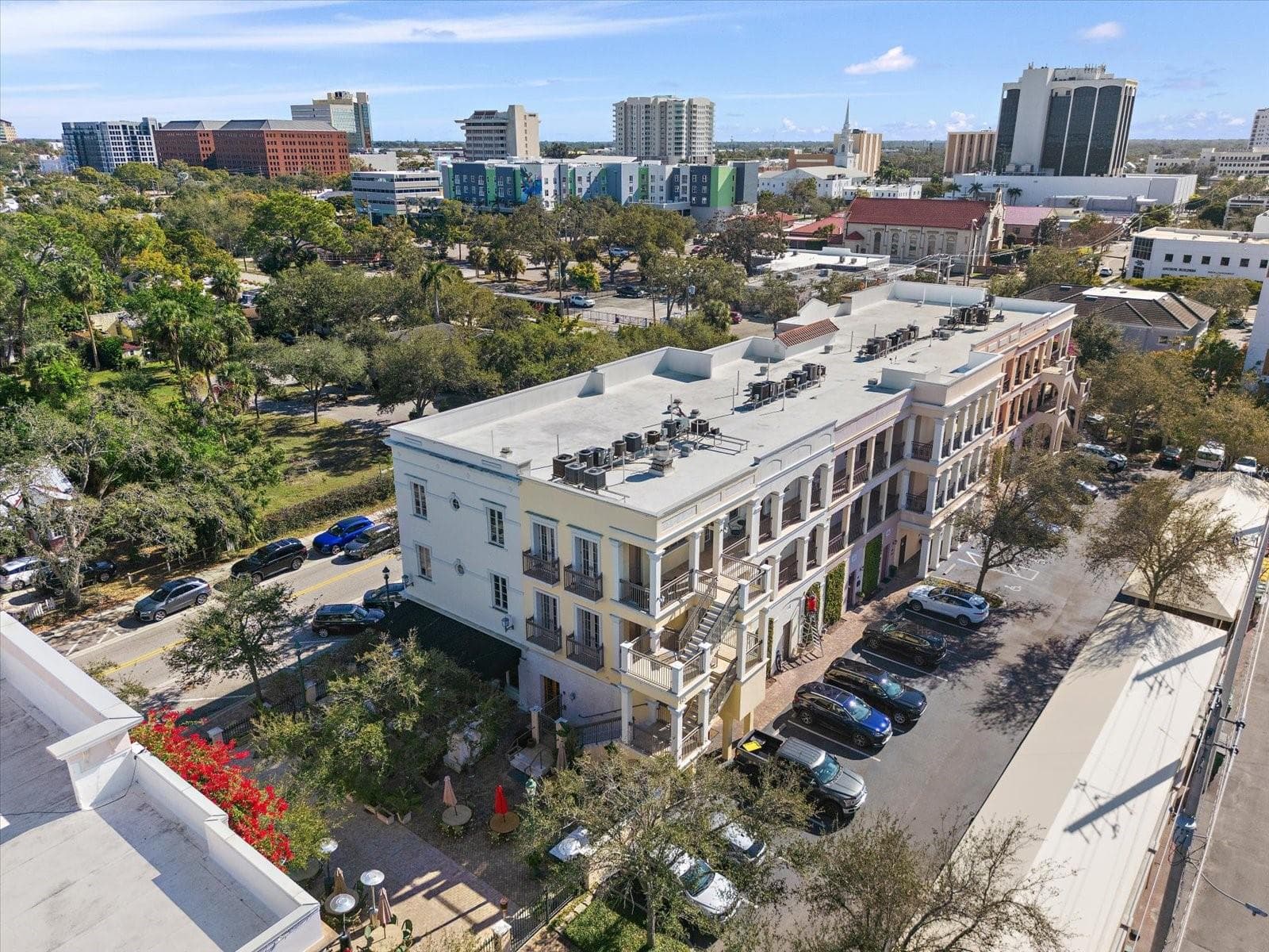 Aerial view of Citrus Community and covered parking area - 445 N ORANGE AVE #210, SARASOTA