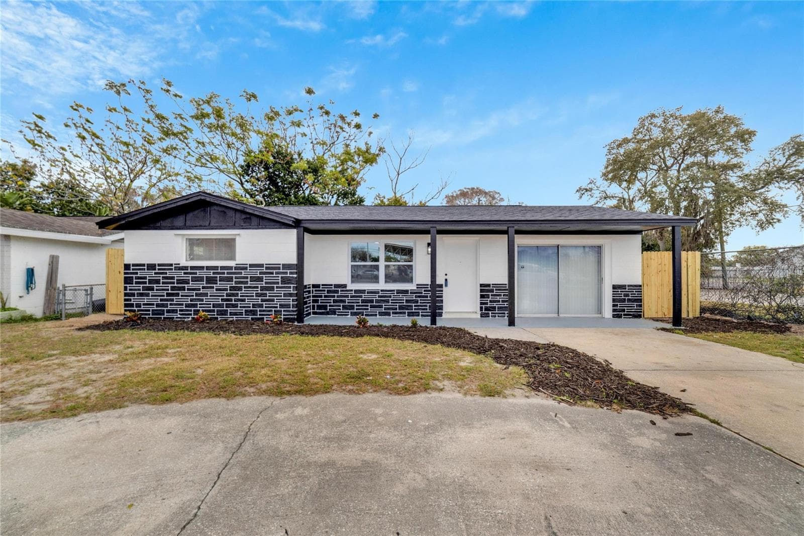 Single Family Residence at 4012 VALENCIA DR, NEW PORT RICHEY, photo 2 of 30