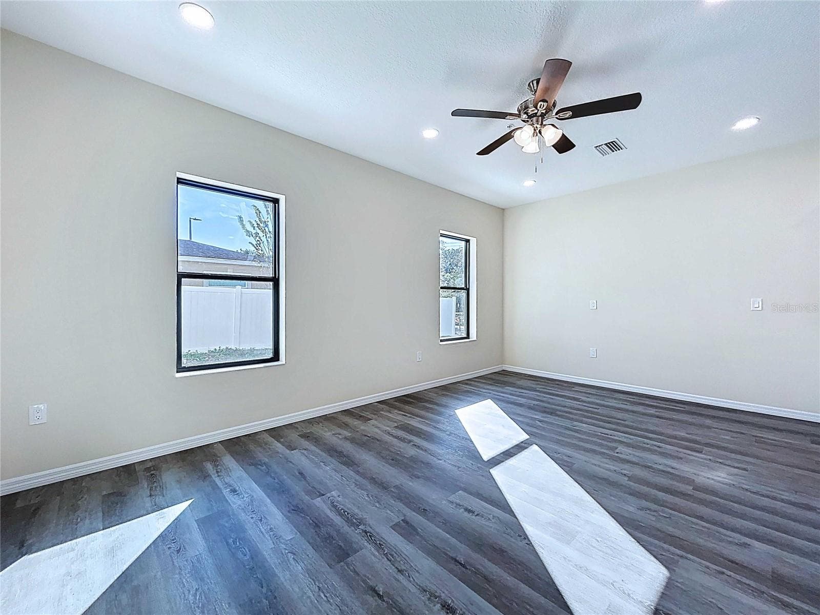 Townhouse at 4368 CAMBIO GARDENS COURT, TAMPA, photo 32 of 66