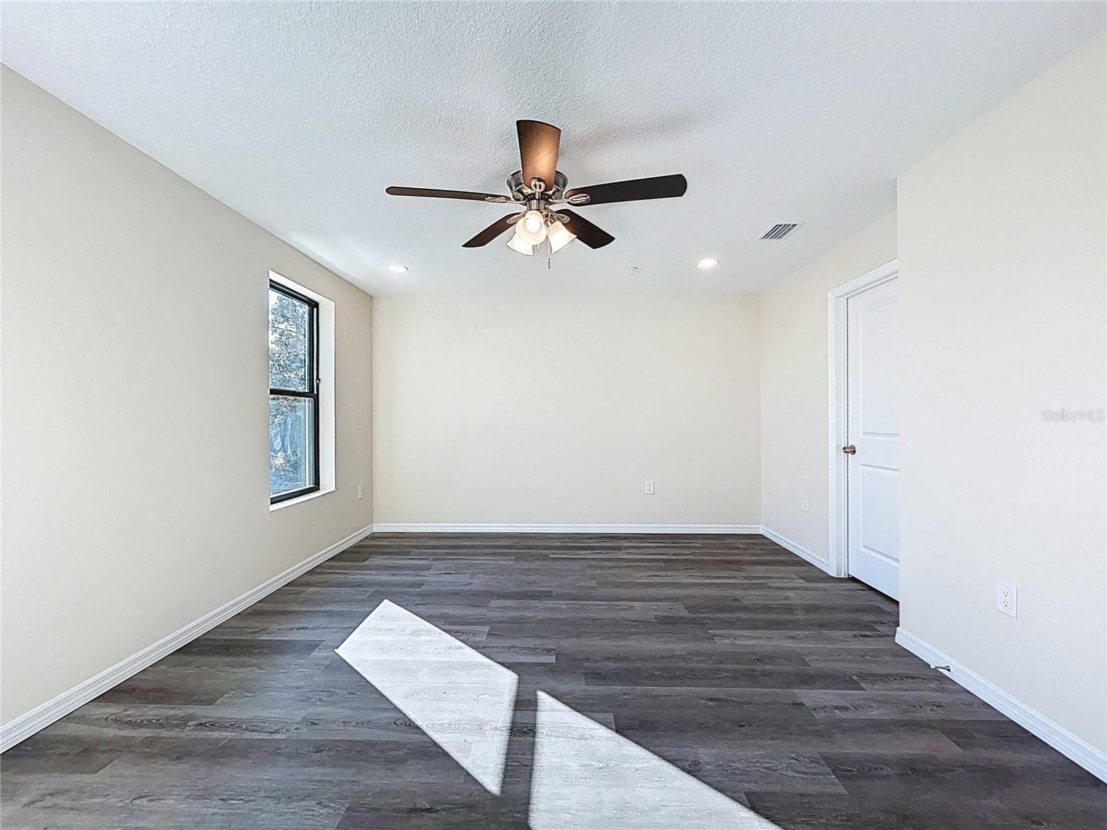 Townhouse at 4370 CAMBIO GARDENS COURT, TAMPA, photo 32 of 85