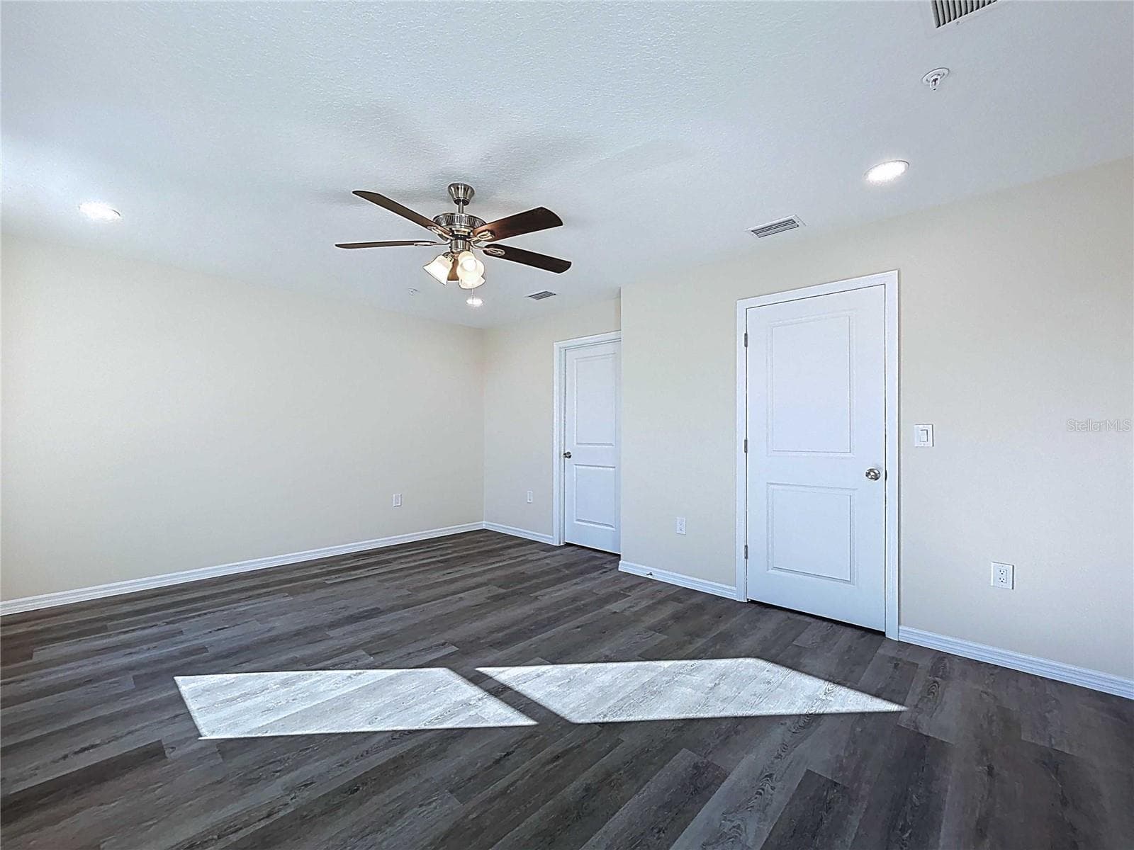 Townhouse at 4370 CAMBIO GARDENS COURT, TAMPA, photo 33 of 85