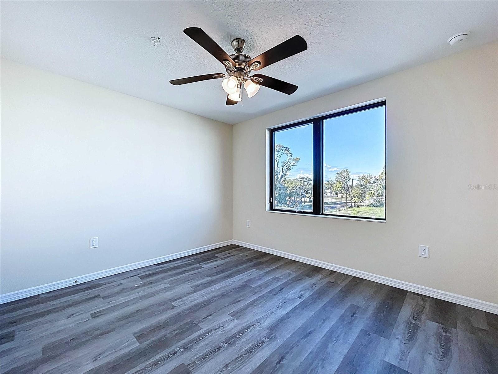 Townhouse at 4370 CAMBIO GARDENS COURT, TAMPA, photo 49 of 85