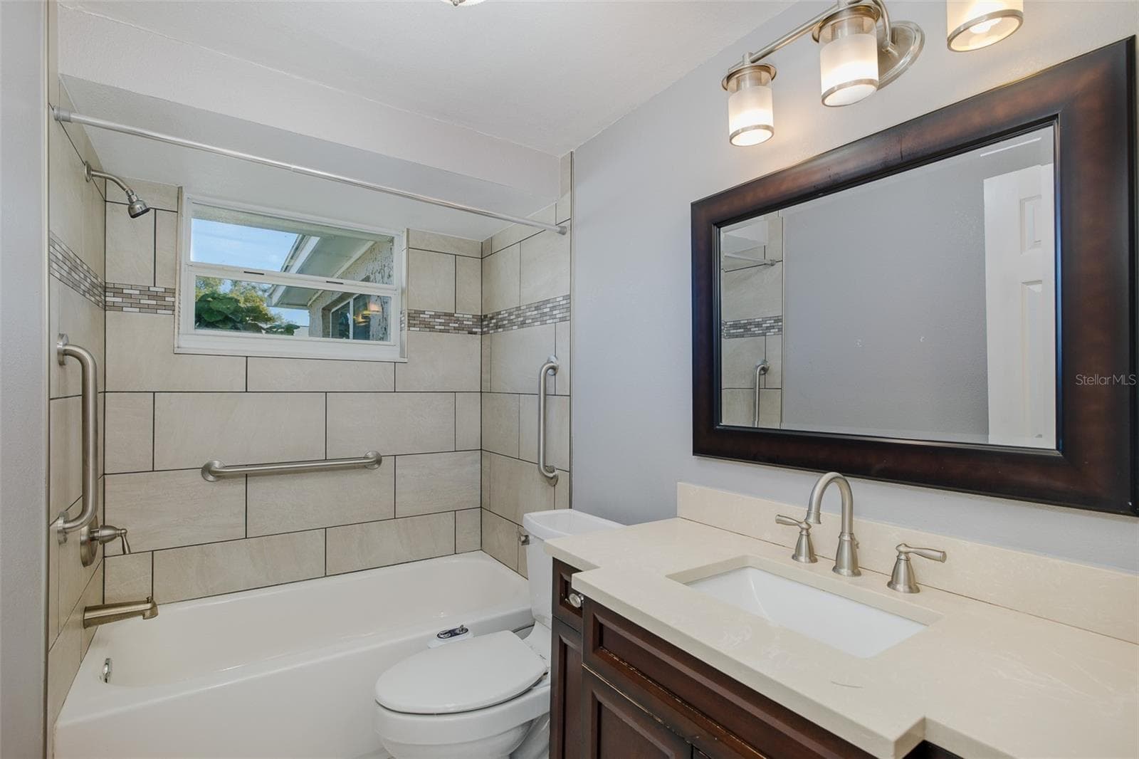 Bathroom 1 - 1148 FERNWOOD DR, HOLIDAY