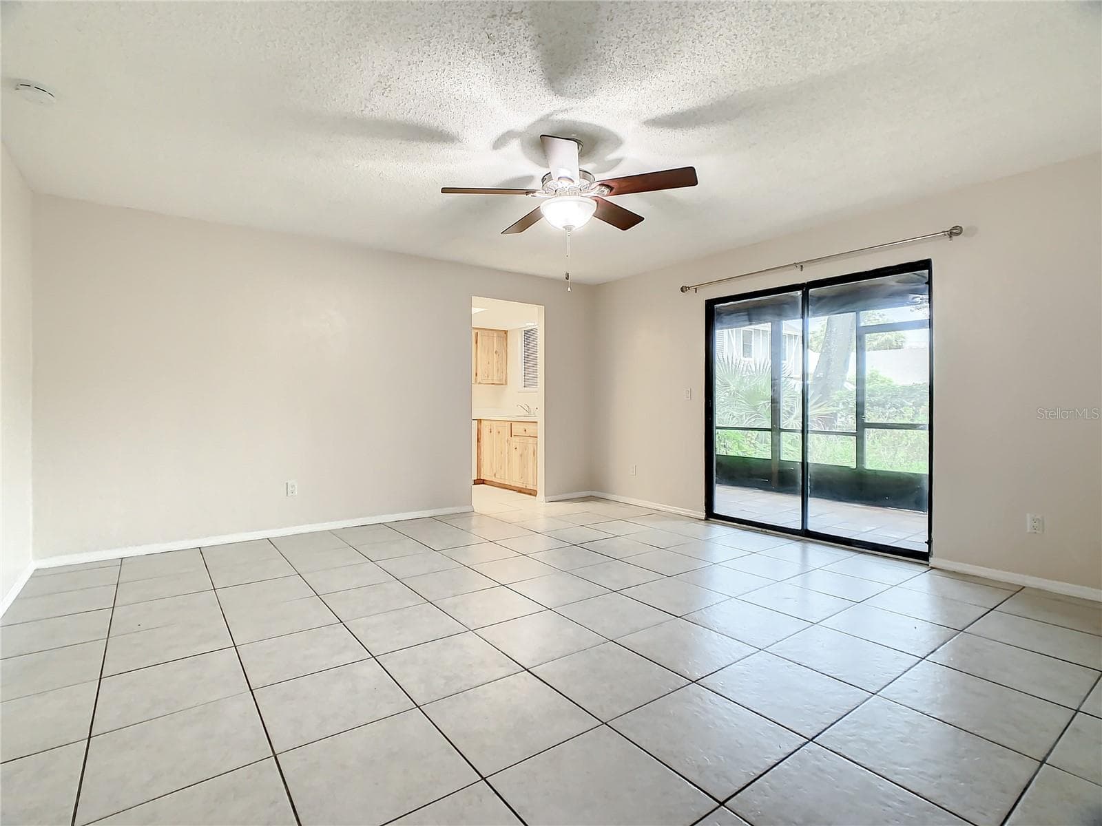 Townhouse at 232 N RIDGEWOOD AVE #G41, EDGEWATER, photo 5 of 24