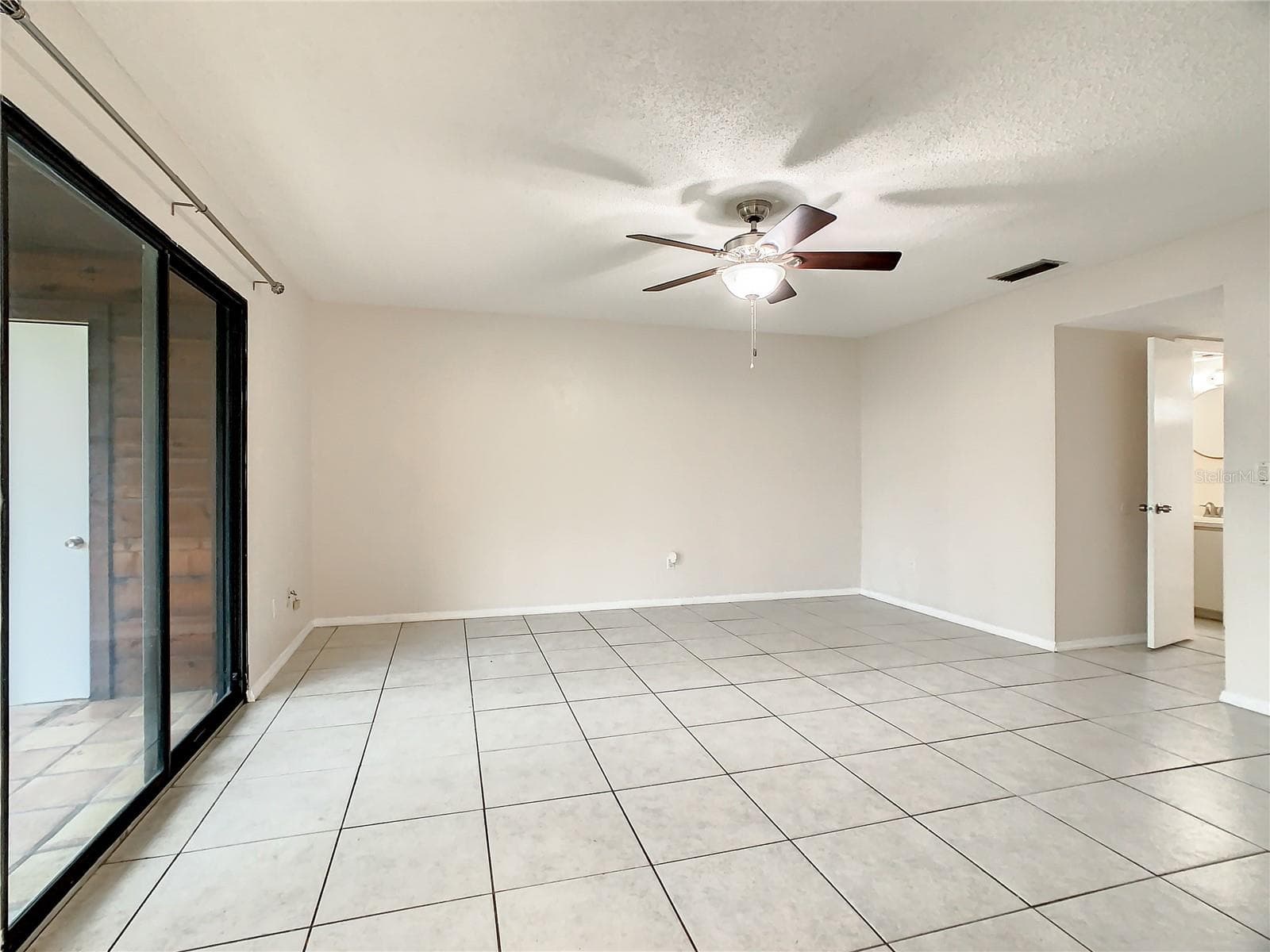 Townhouse at 232 N RIDGEWOOD AVE #G41, EDGEWATER, photo 9 of 24