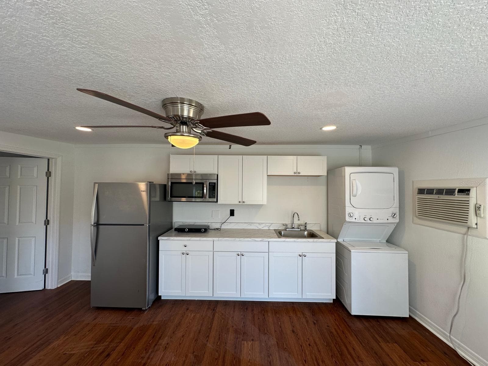 Single Family Residence at 2211 SUNNY VIEW DR, OVIEDO, photo 32 of 48