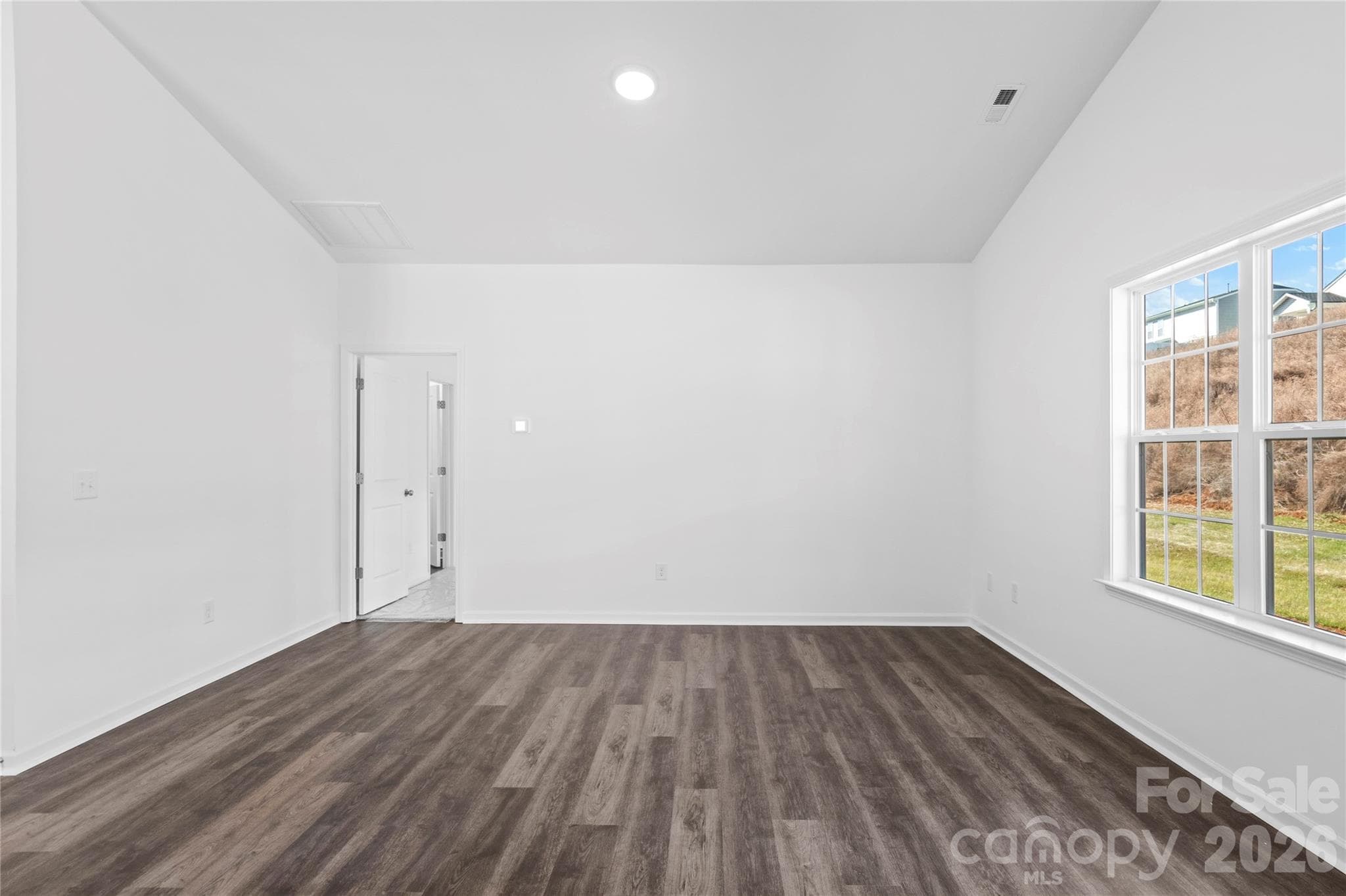 Single Family Residence at 275 Waylon Court, Lexington, photo 6 of 31