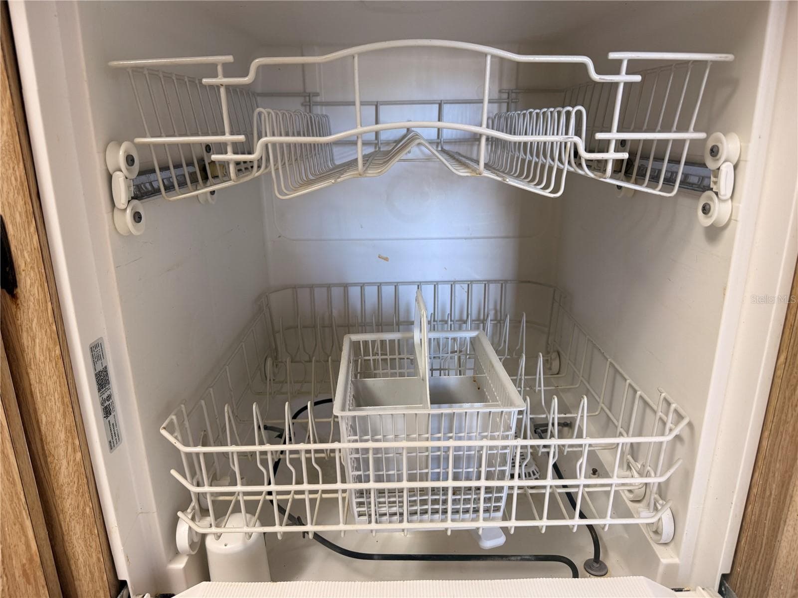 No washing dishes by hand  here - 12155 ENVIRONMENTAL DR #6, NEW PORT RICHEY