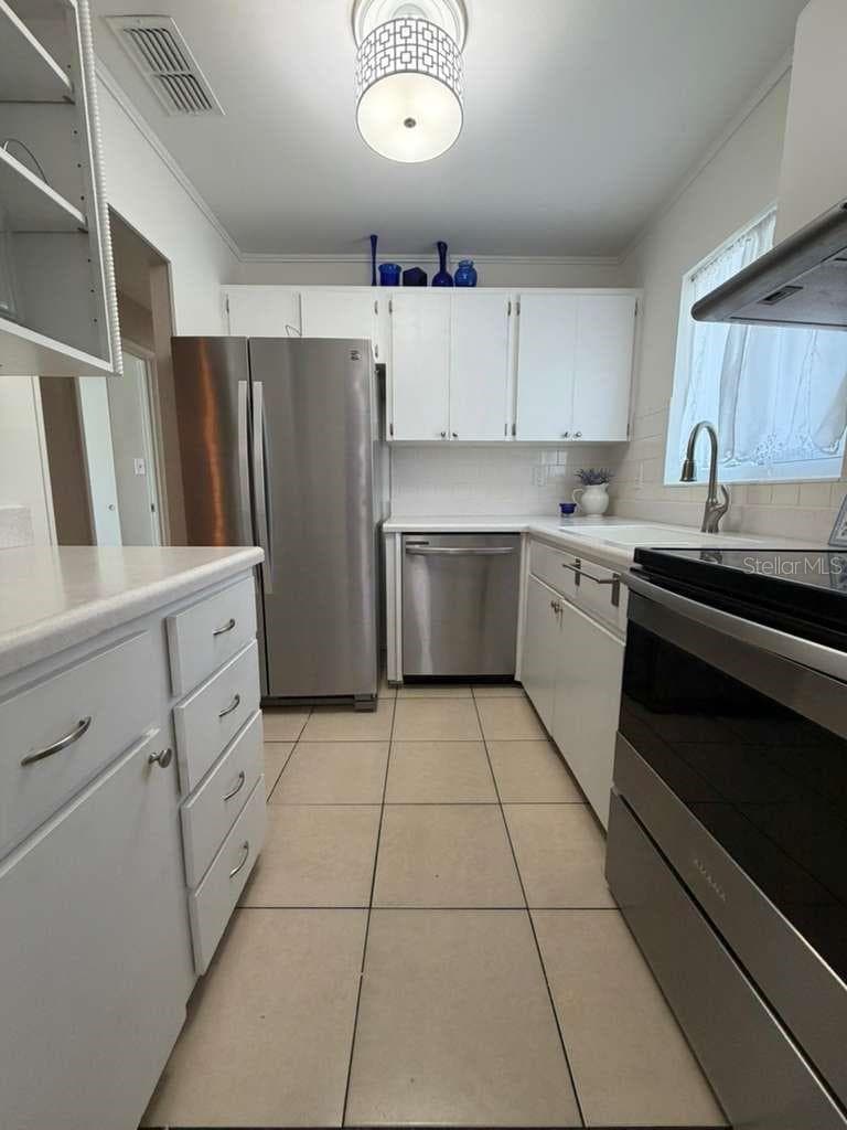 Condominium at 1832 SUNNY DR #D-32, BRADENTON, photo 7 of 14