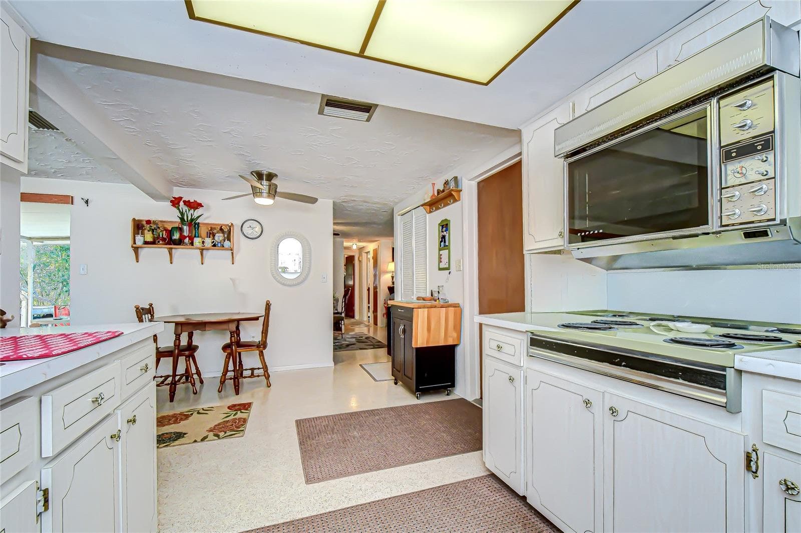 Single Family Residence at 2128 SHANNON DR, HOLIDAY, photo 9 of 21