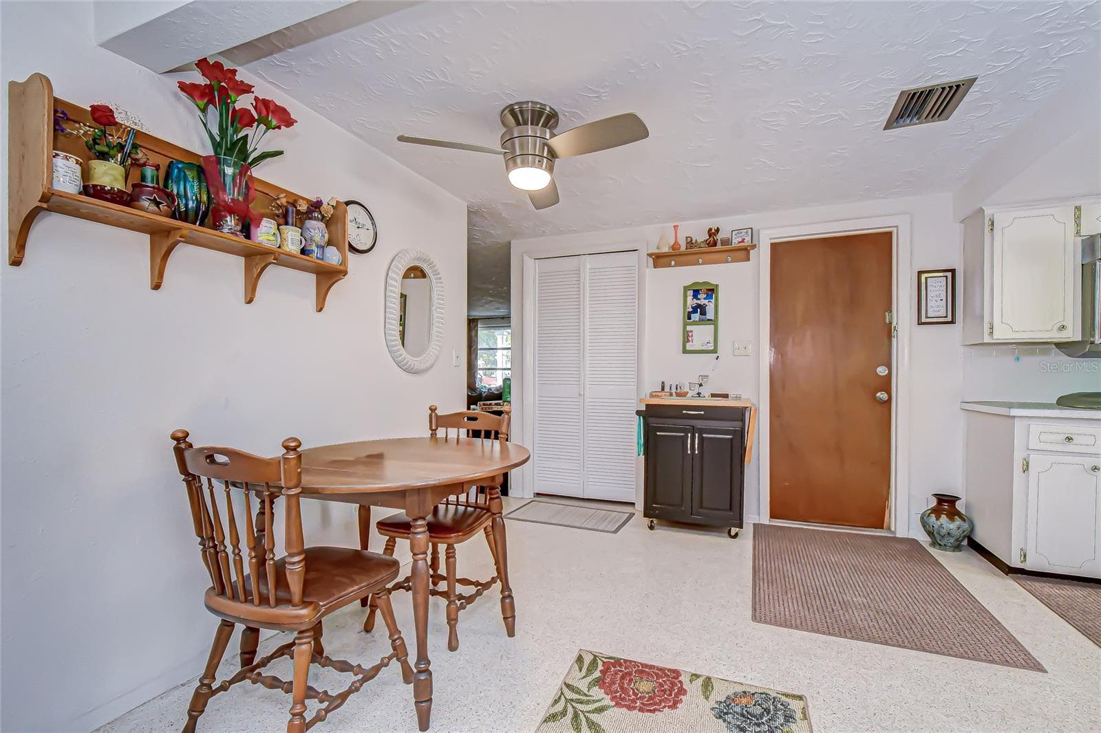 Single Family Residence at 2128 SHANNON DR, HOLIDAY, photo 10 of 21