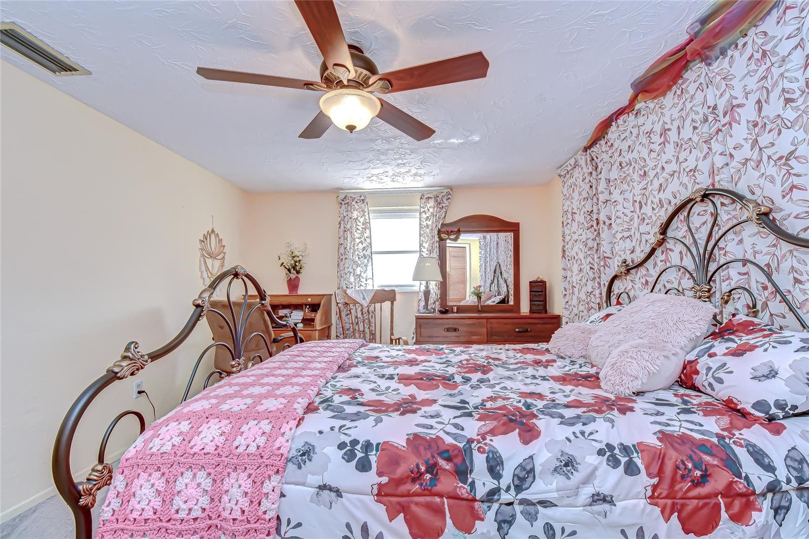 Single Family Residence at 2128 SHANNON DR, HOLIDAY, photo 15 of 21