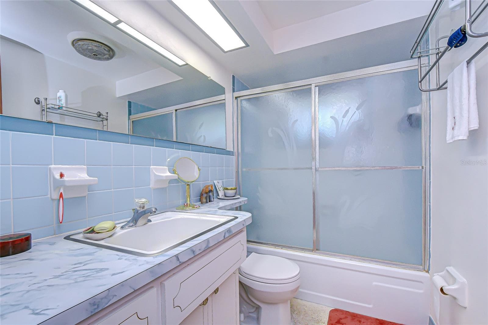 Single Family Residence at 2128 SHANNON DR, HOLIDAY, photo 16 of 21