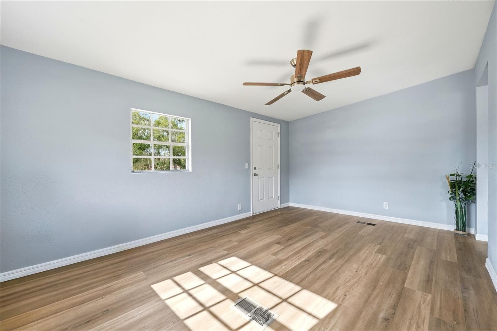 Manufactured Home at 6416 SADDLETREE DR, WESLEY CHAPEL, photo 13 of 35