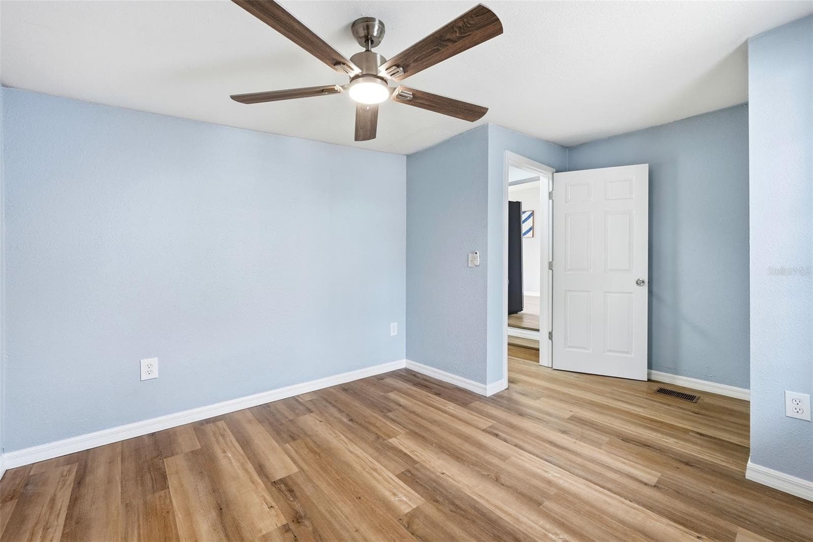 Manufactured Home at 6416 SADDLETREE DR, WESLEY CHAPEL, photo 12 of 35