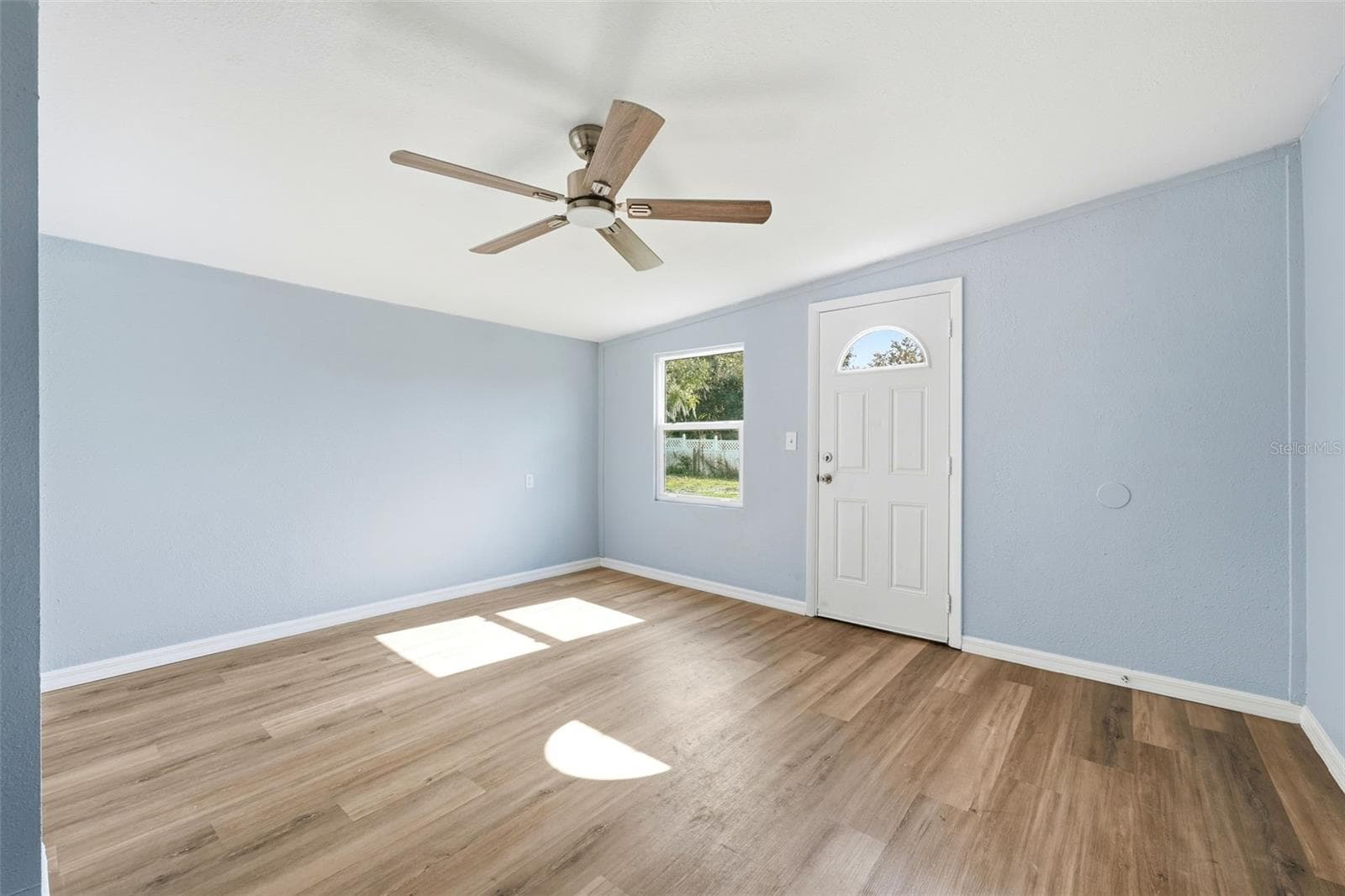 Manufactured Home at 6416 SADDLETREE DR, WESLEY CHAPEL, photo 8 of 35