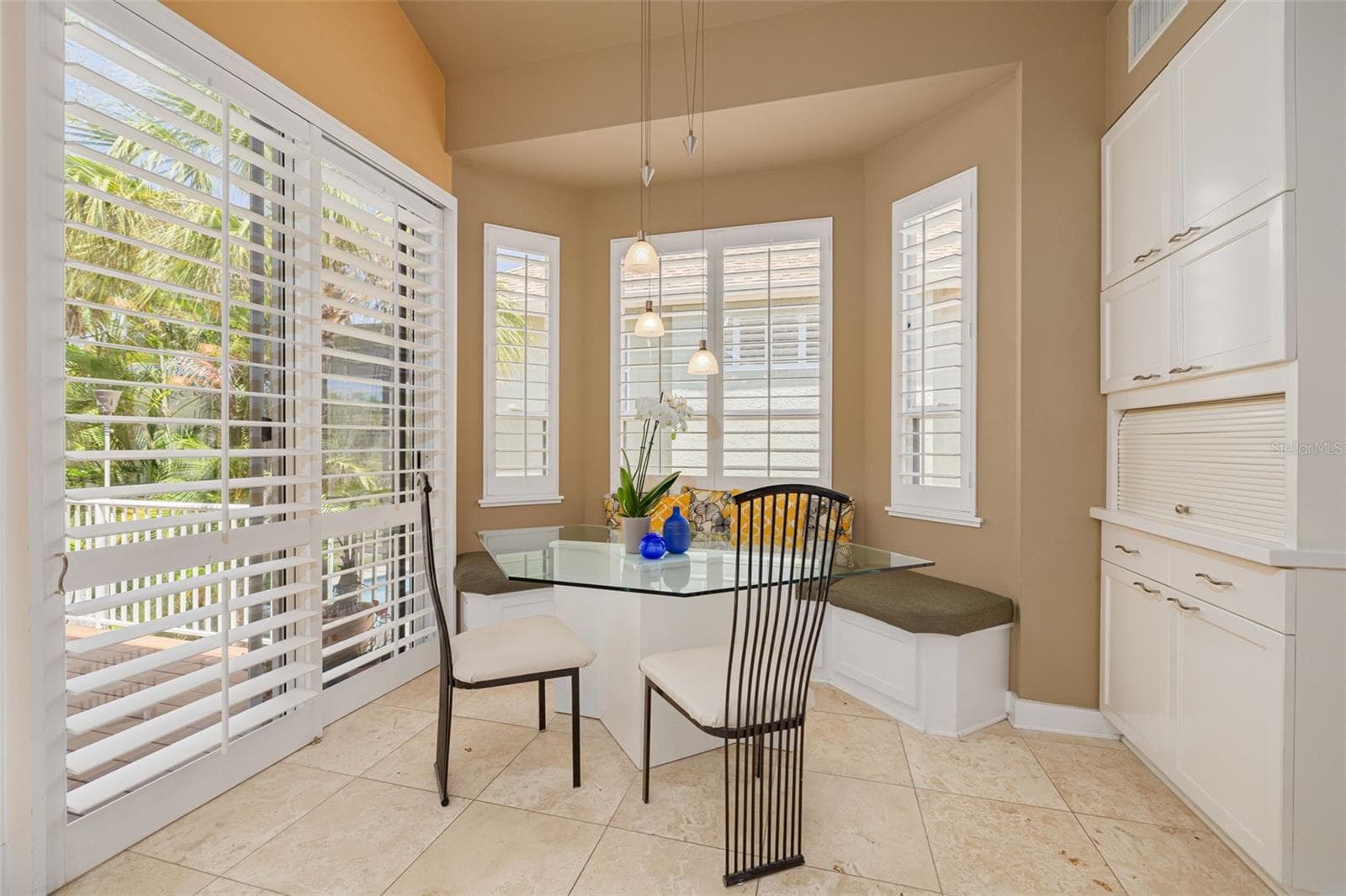 Breakfast Nook - 2613 59TH ST S, GULFPORT