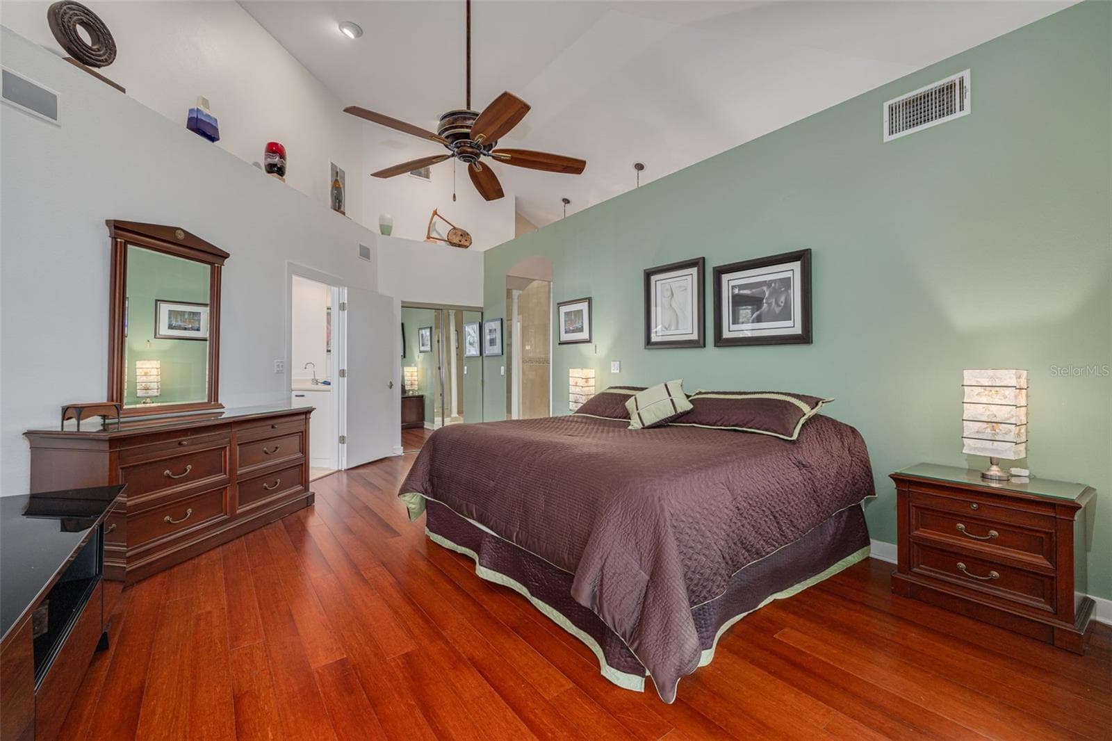 Vaulted Ceilings - 2613 59TH ST S, GULFPORT