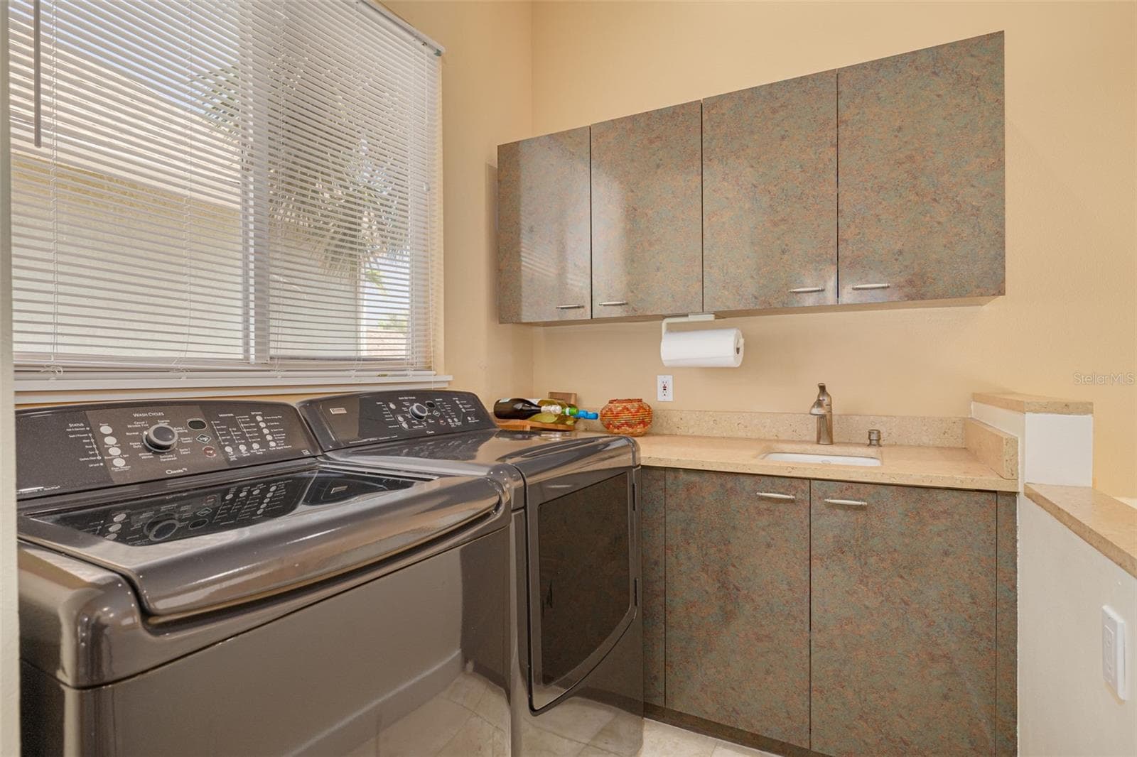 Laundry area - 2613 59TH ST S, GULFPORT
